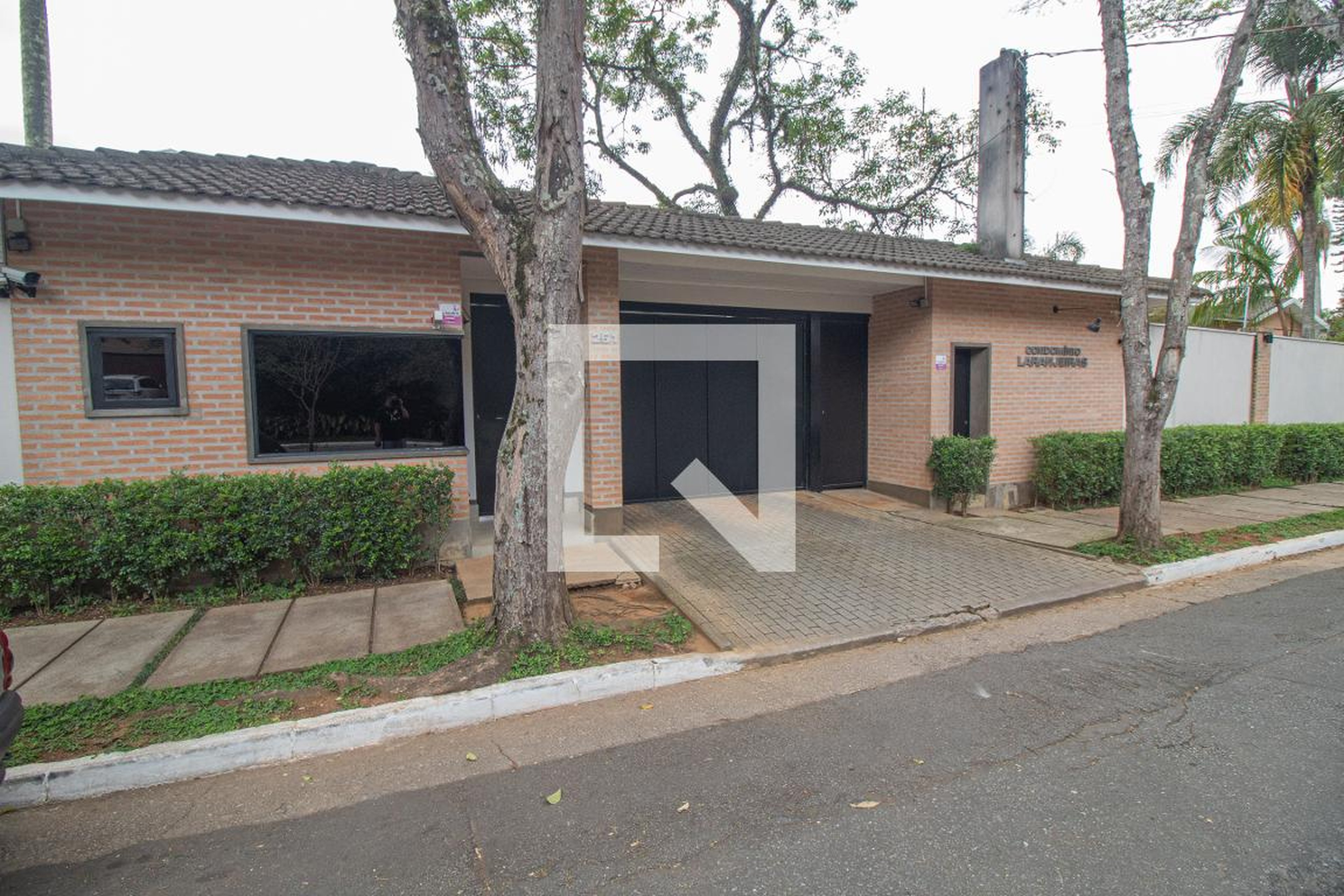 Fachada do Condomínio Condomínio Laranjeiras