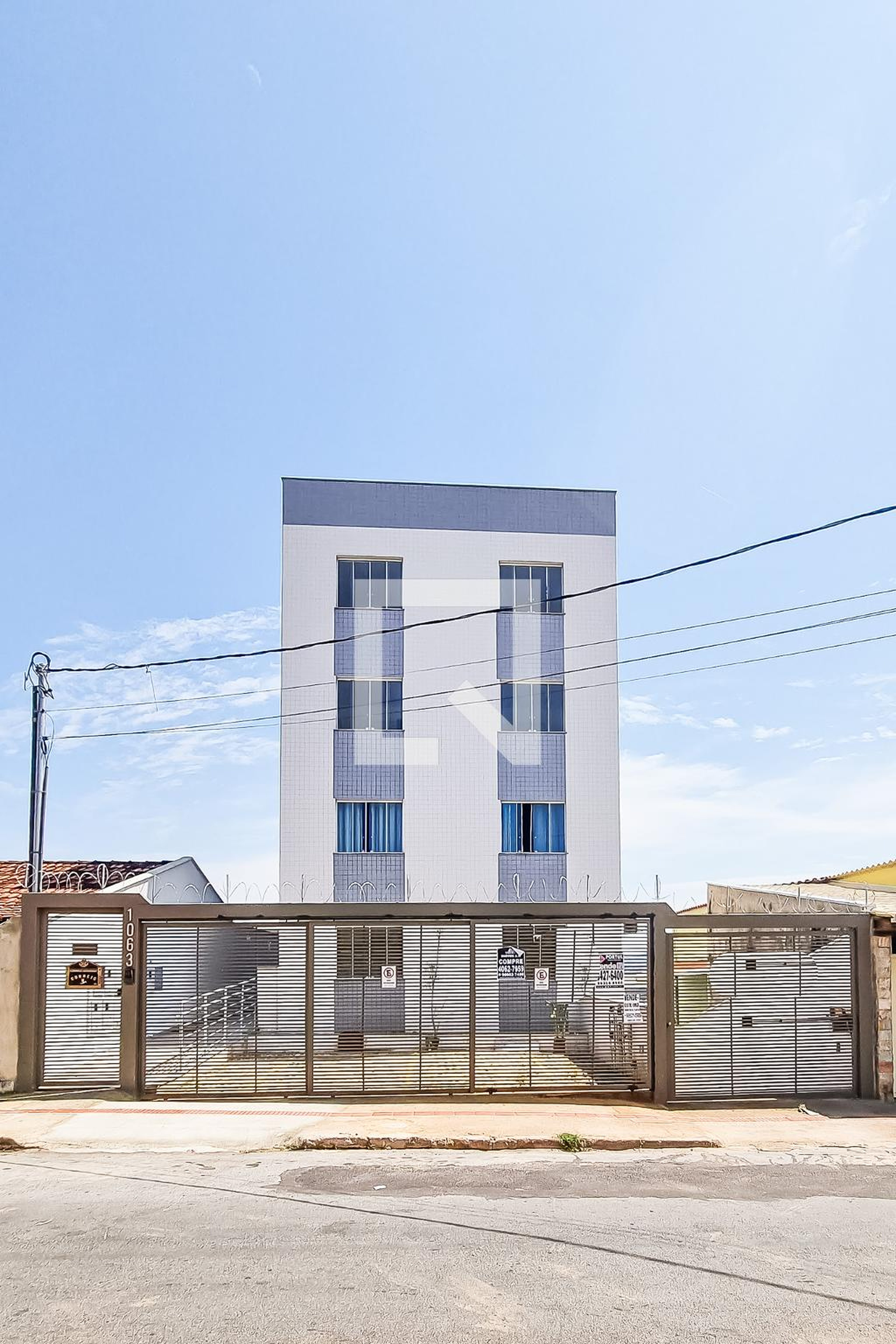 Fachada Condomínio em Rua Pirajá, 1063