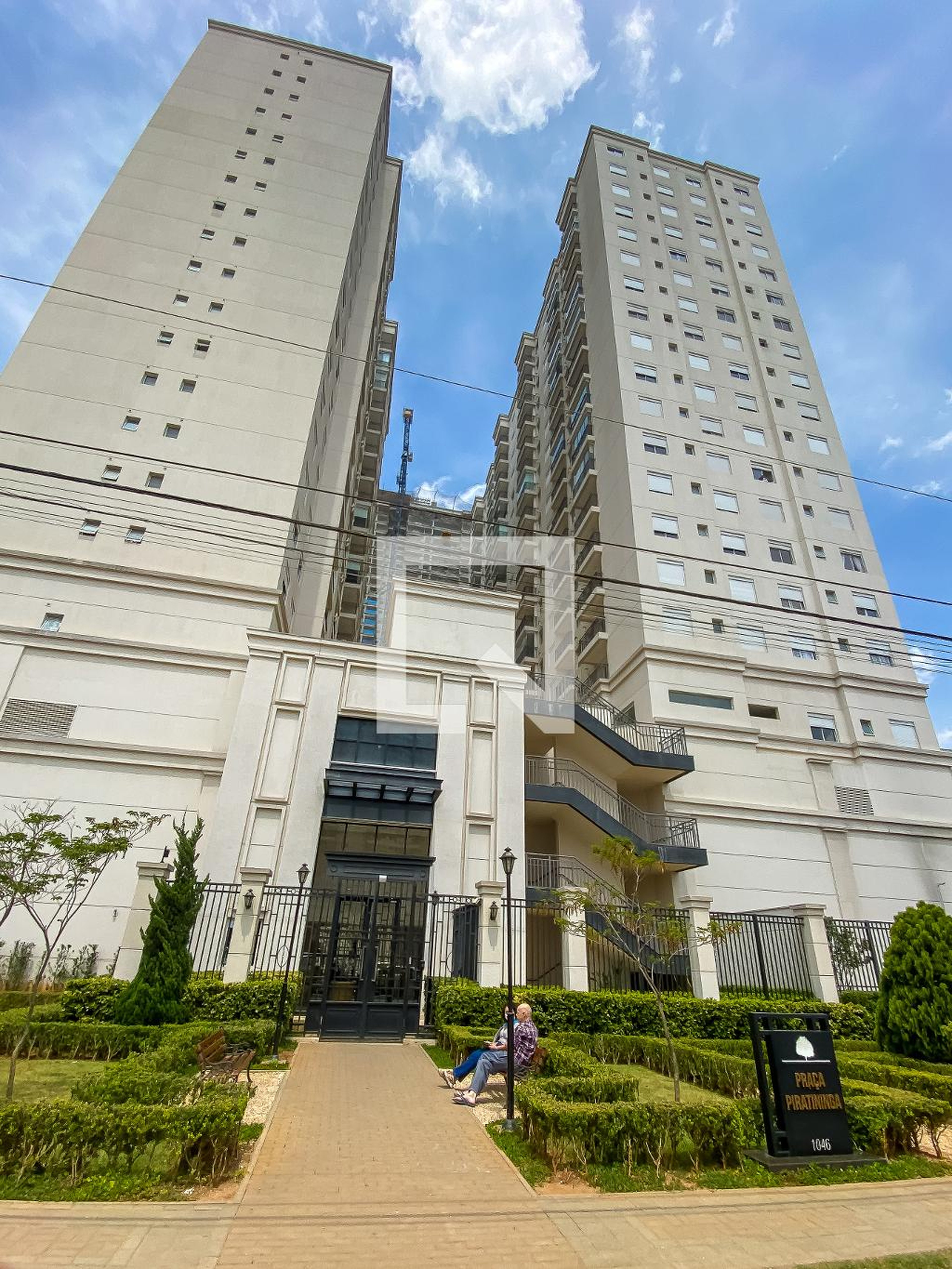 Fachada do Condomínio Condomínio Praça Piratininga