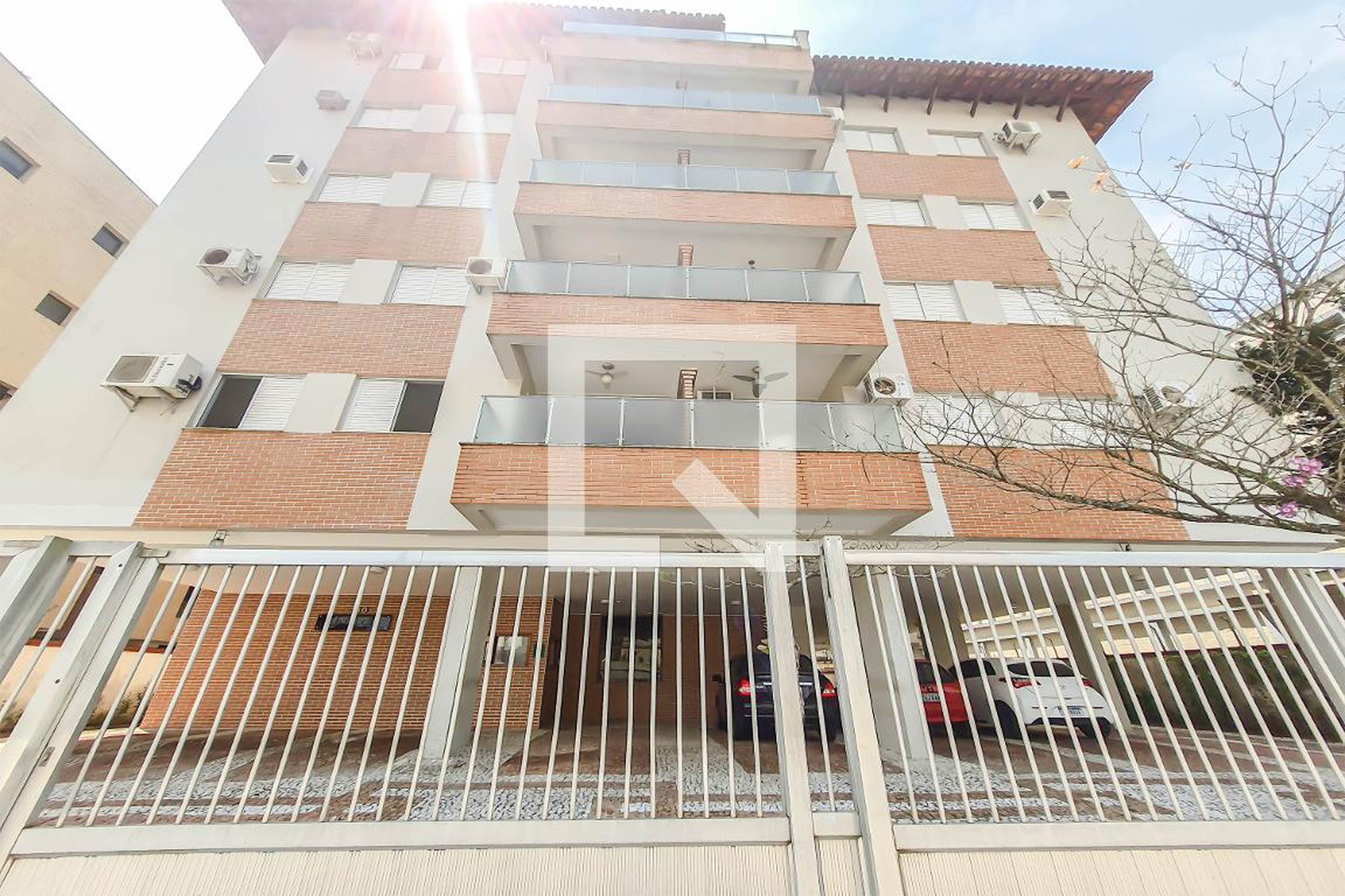 Fachada do prédio Condomínio Tijucas