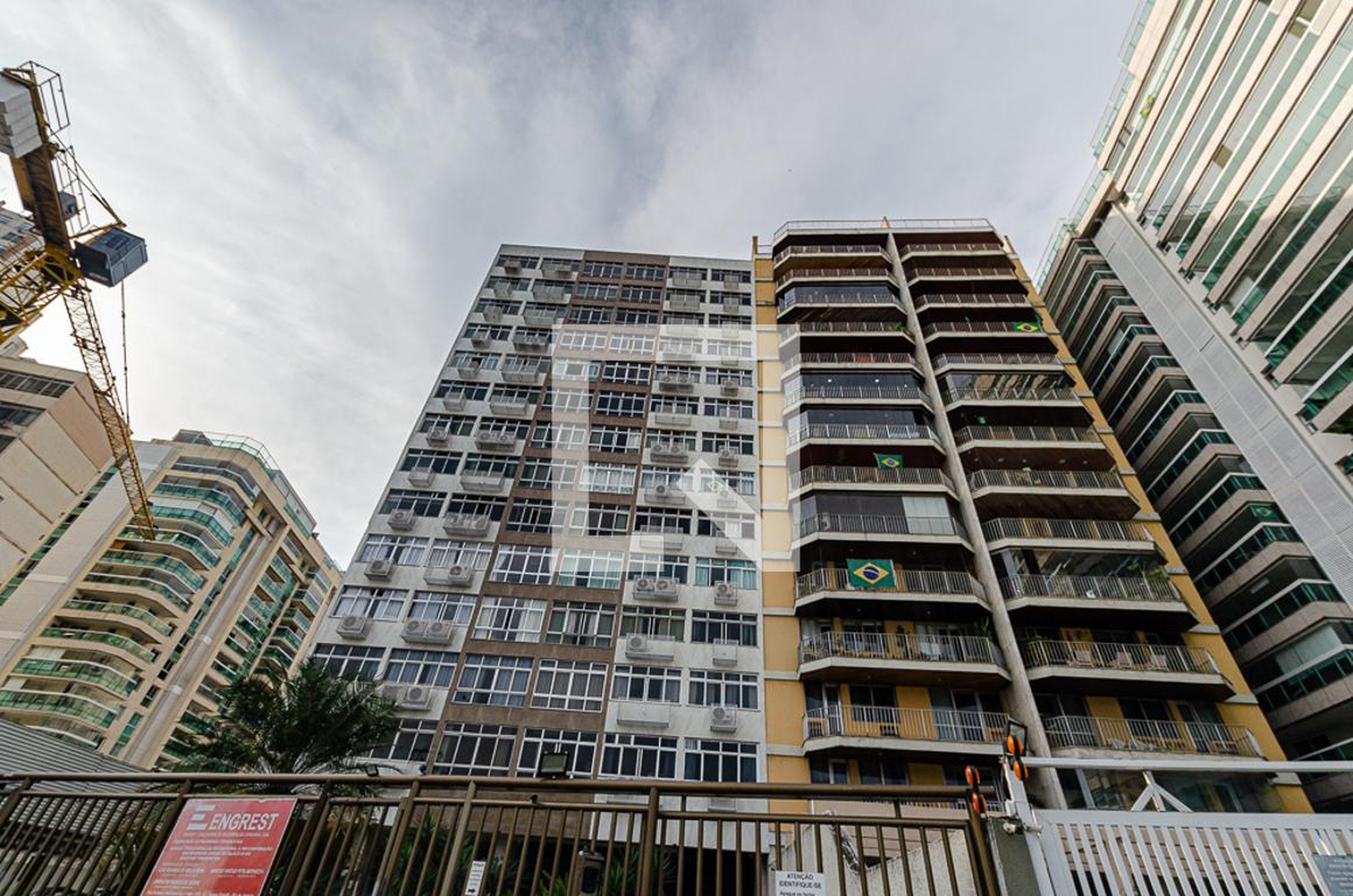 Fachada Condomínio em Travessa Yara, 69