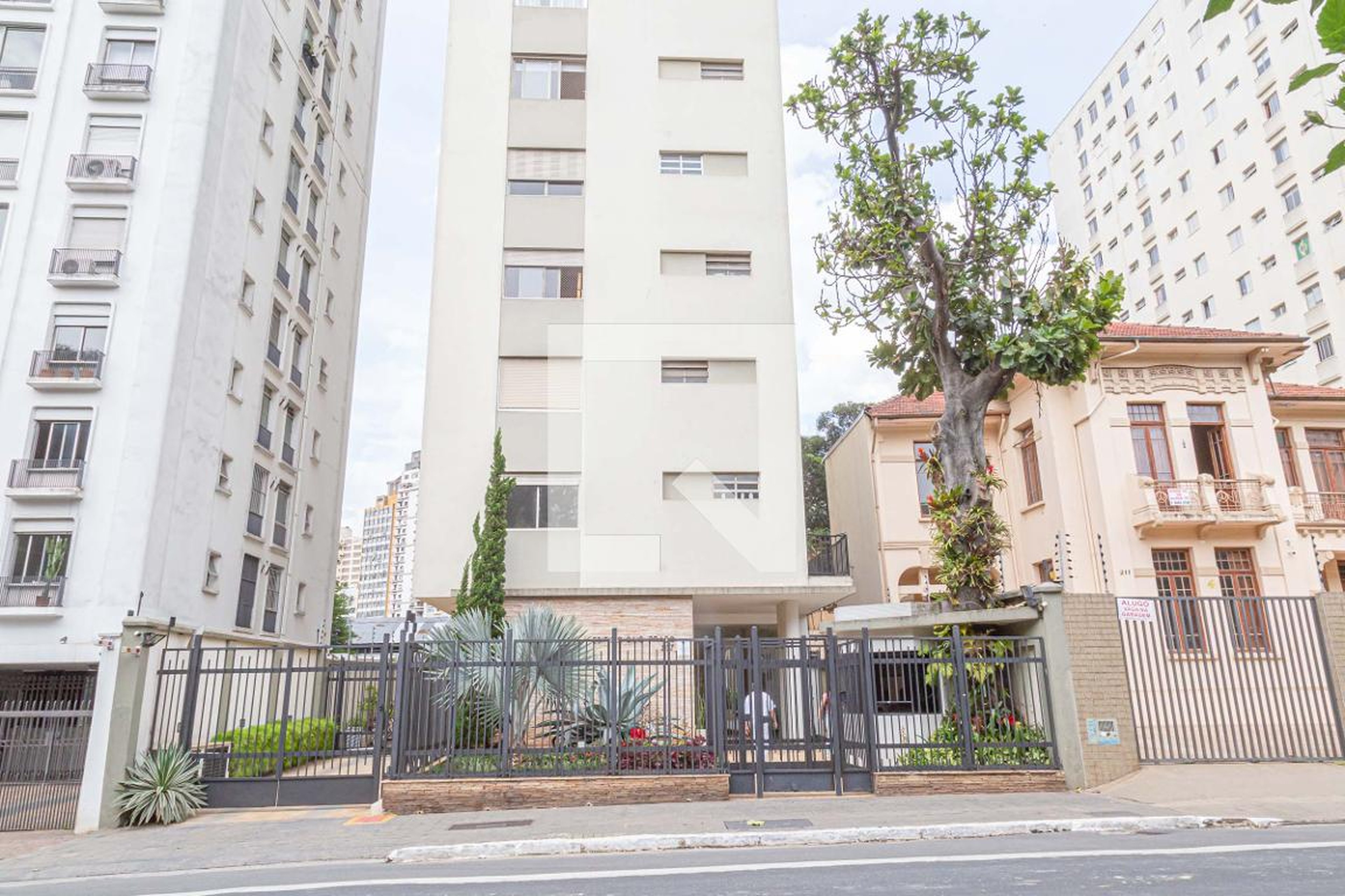 Fachada do Condomínio Condomínio Caio Prado