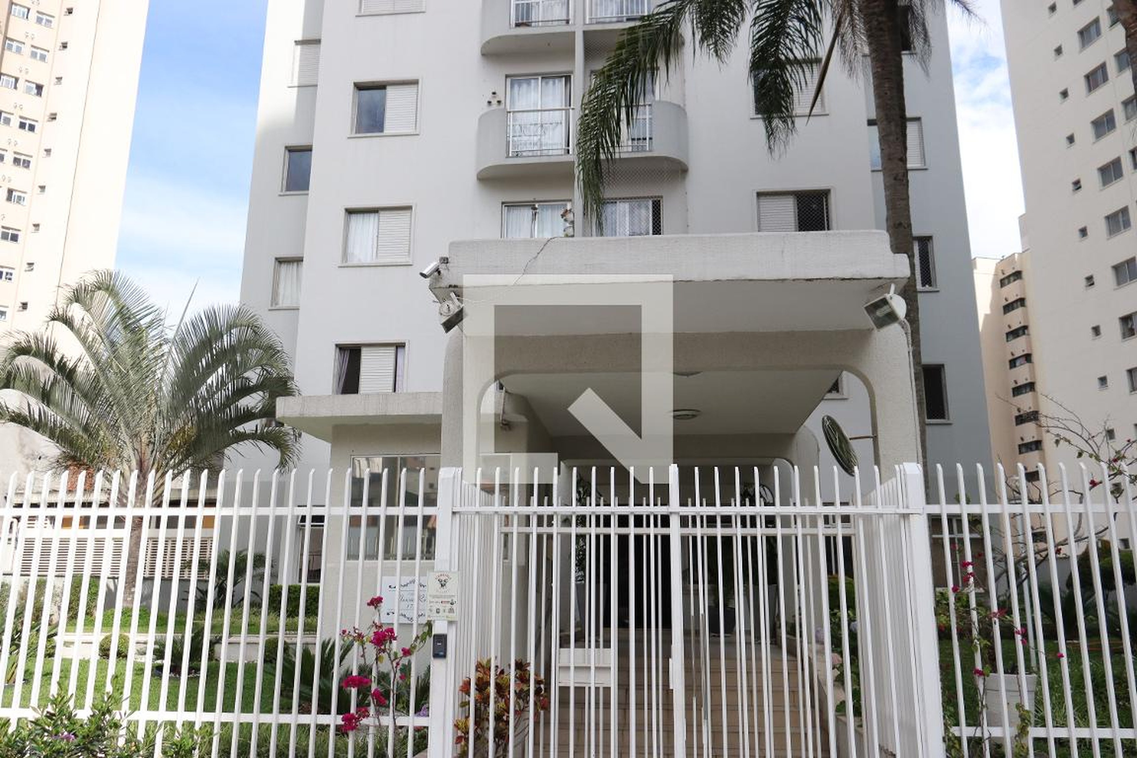 Fachada do Prédio Condomínio em Avenida Leonardo da Vinci, 170