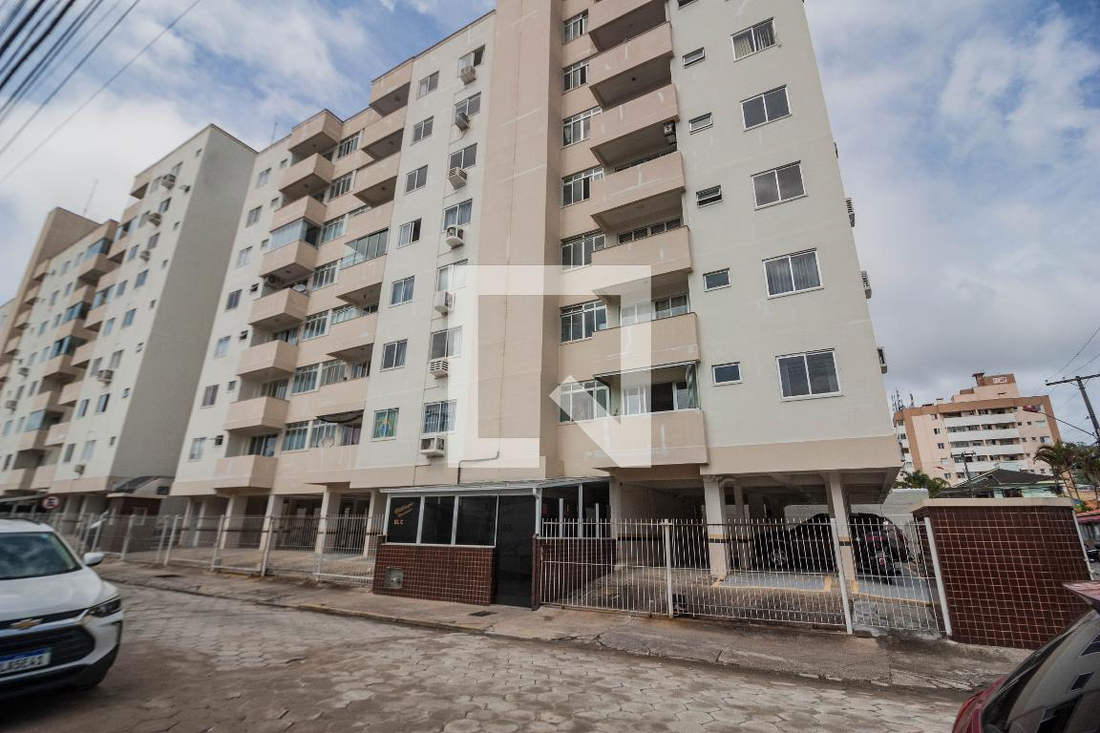 Fachada Condomínio Village Residence