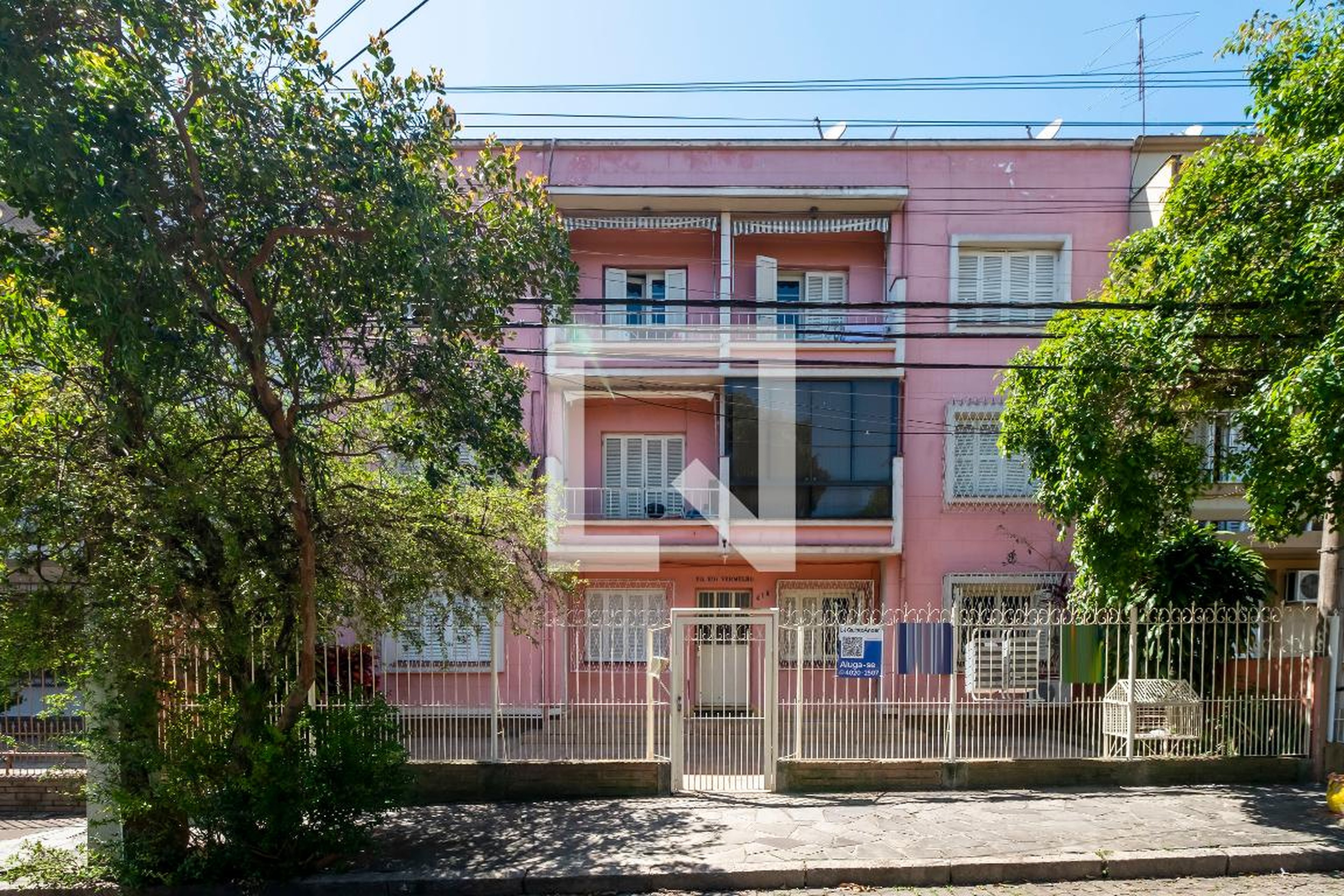 Fachada Condomínio em Rua Doutor Voltaire Pires, 416