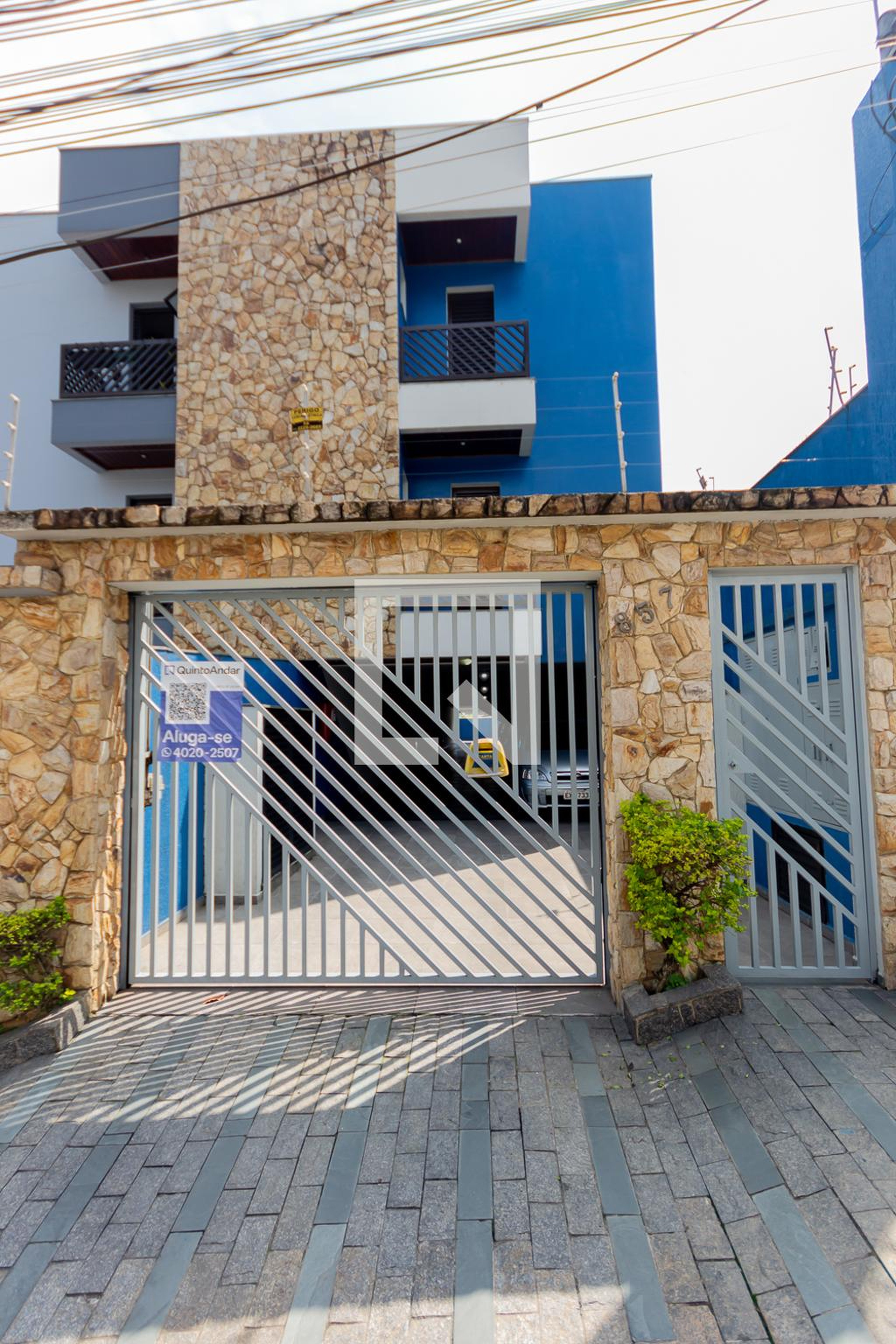 Fachada Condomínio em Rua Arujá, 857