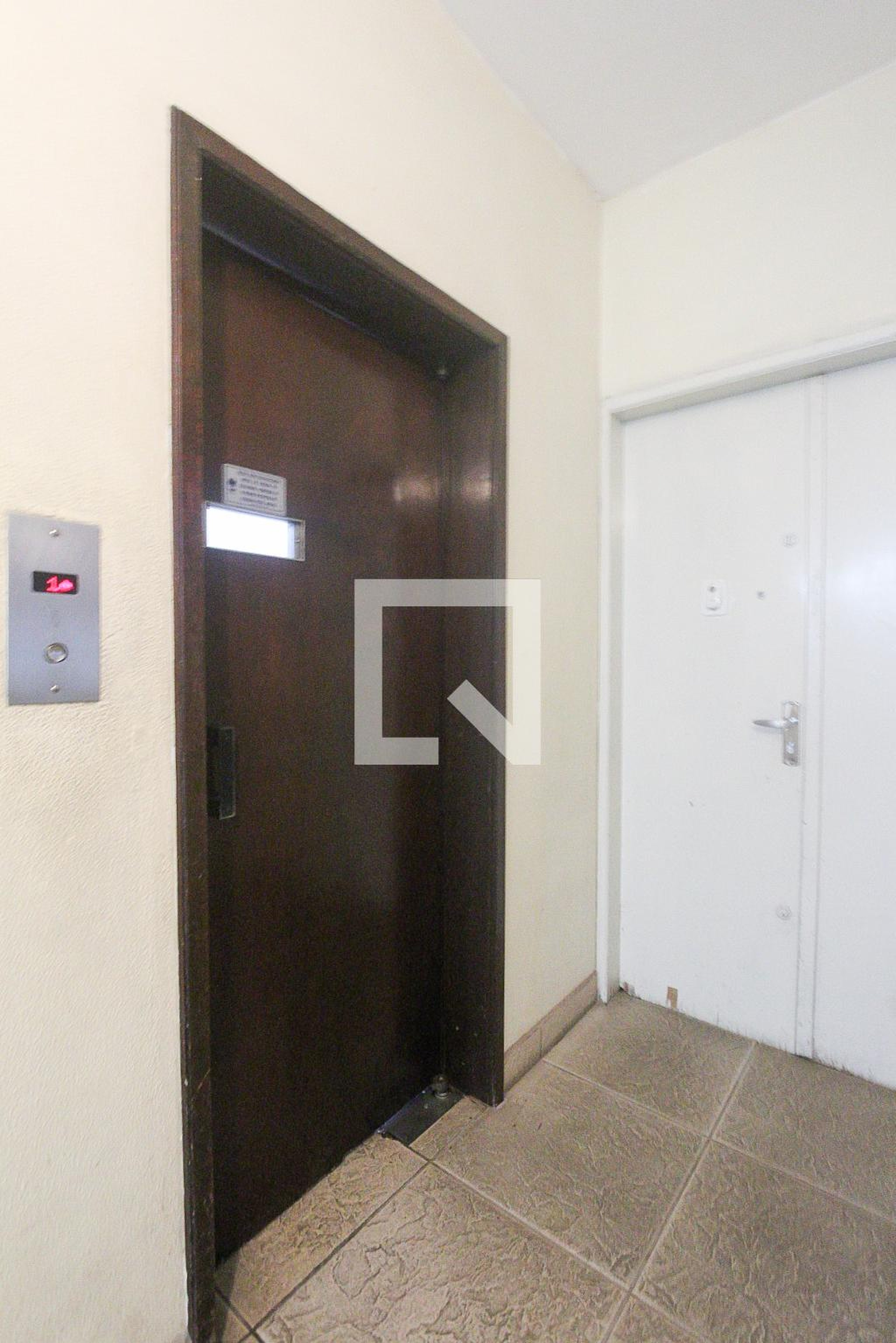 Elevador - Edifício Jamaica