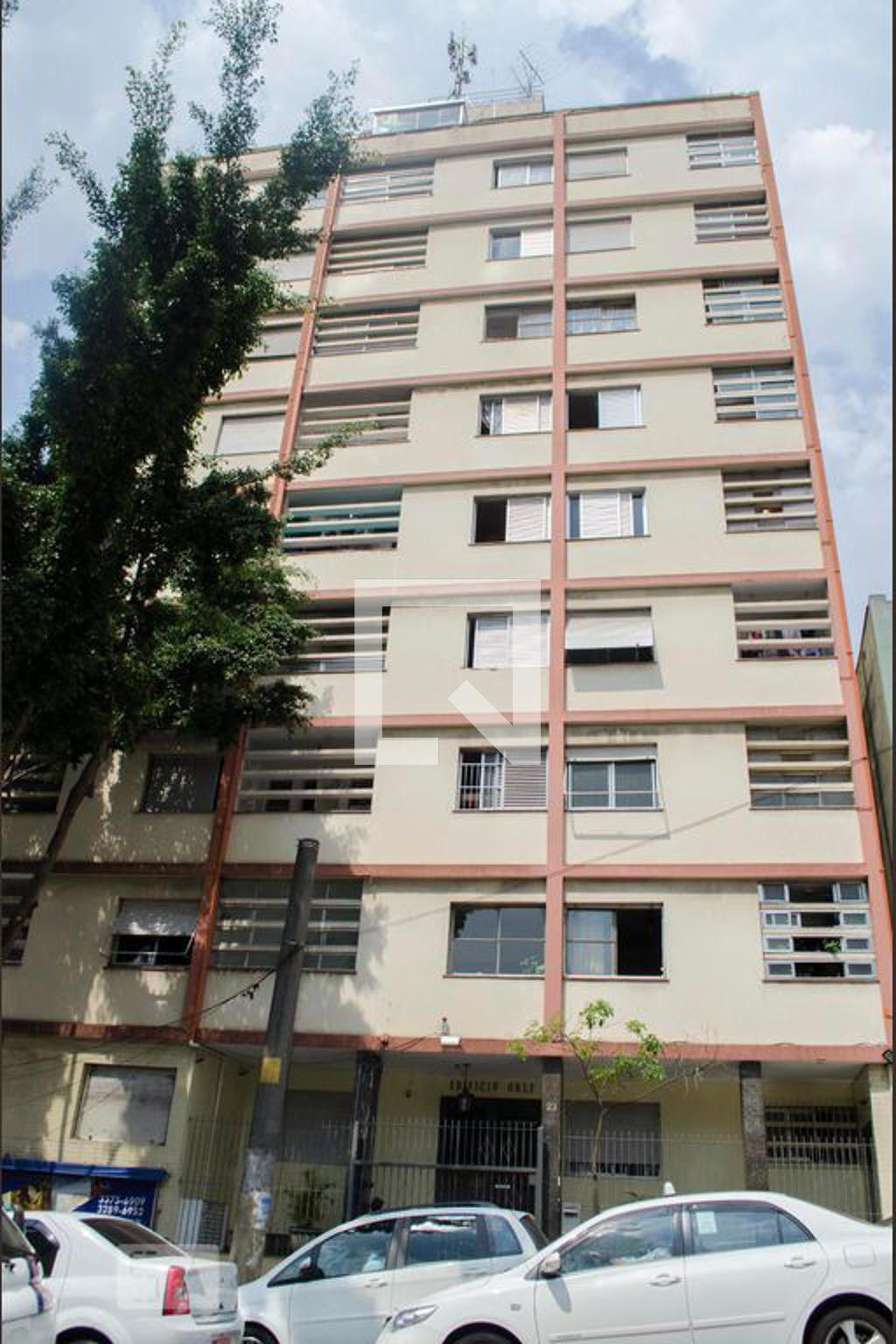 Fachada Condomínio em Rua Treze de Maio, 23