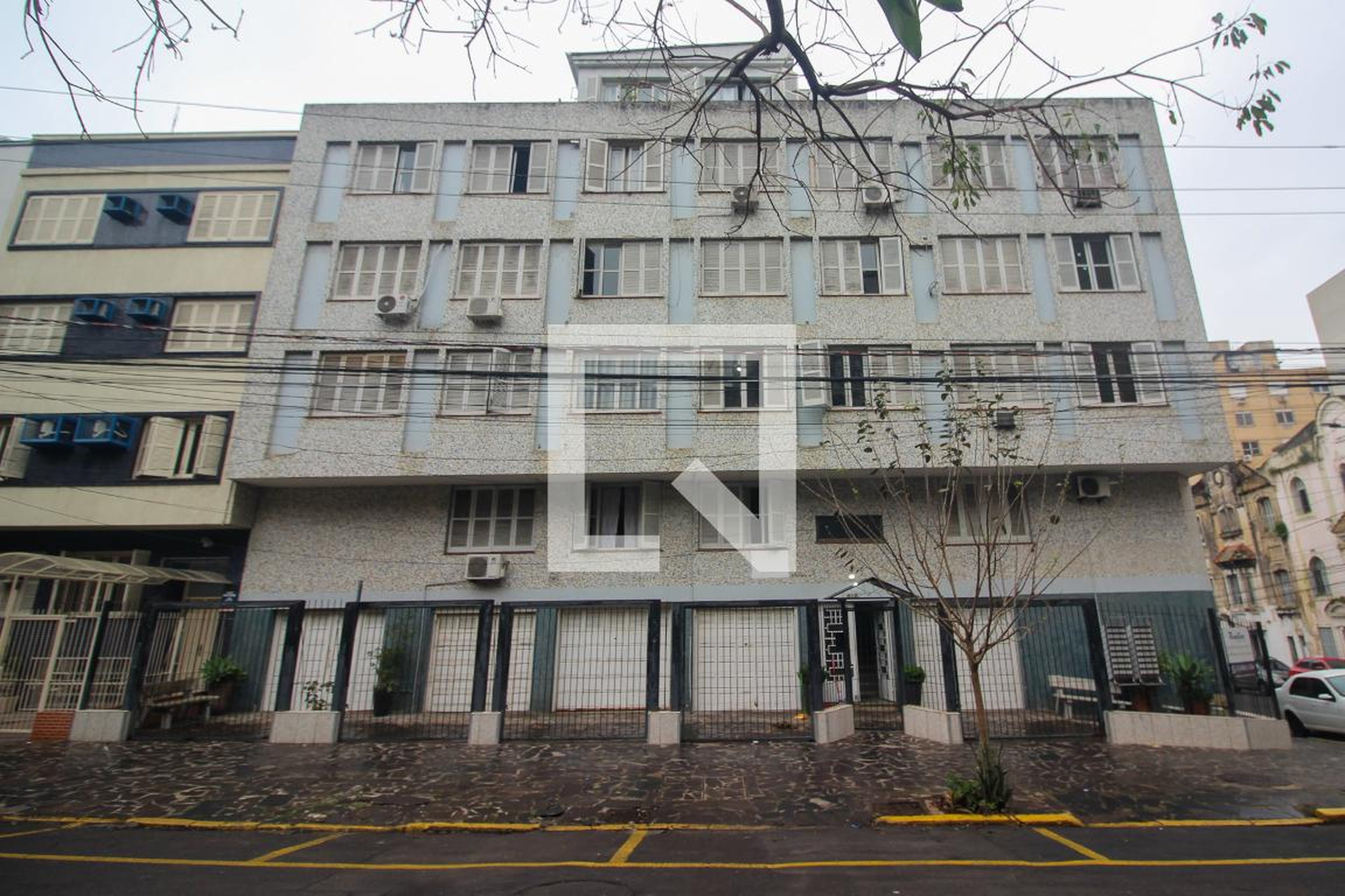 Fachada do Prédio Condomínio em Rua Coronel Fernando Machado, 613