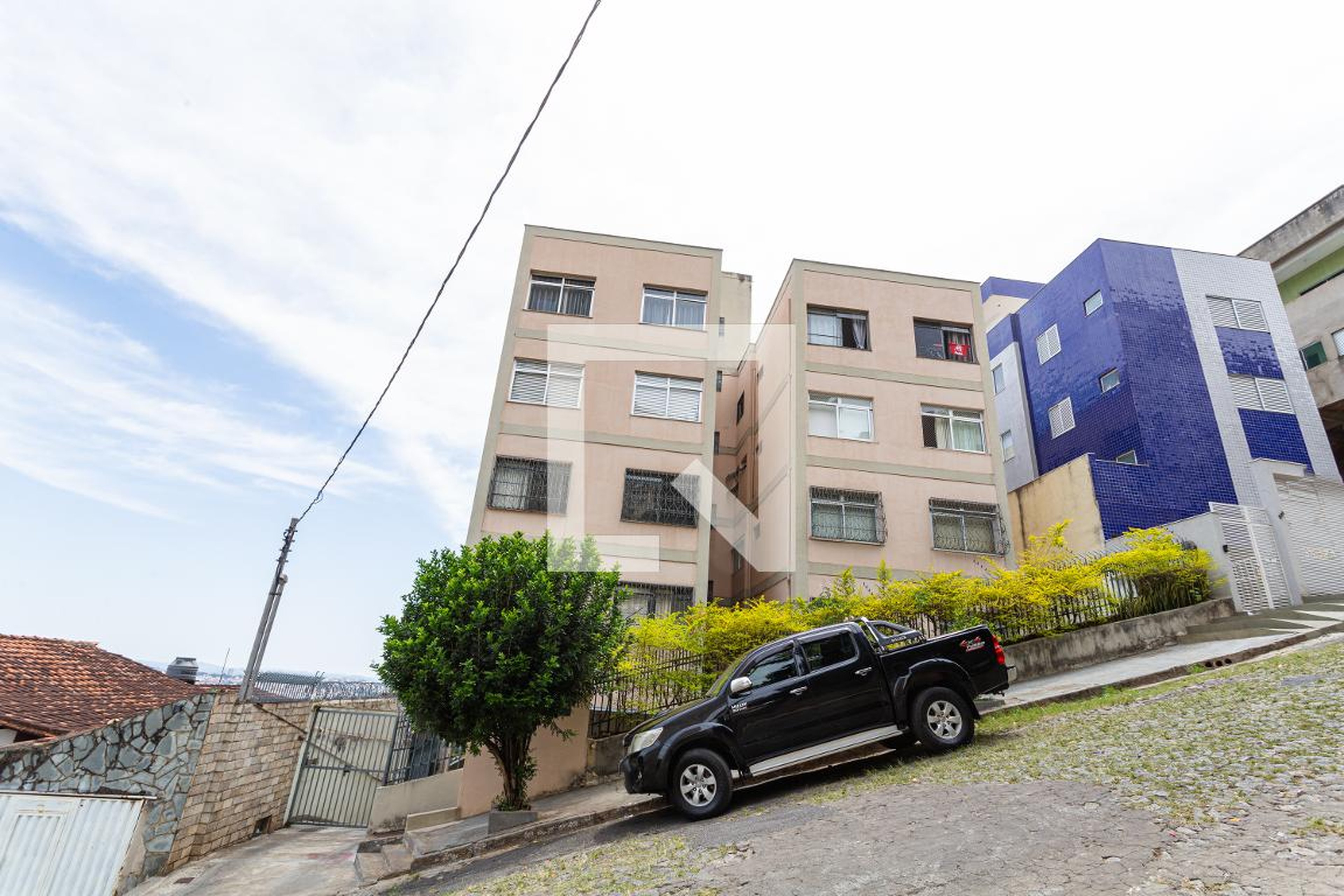 Fachada Edifício Serra da Moeda