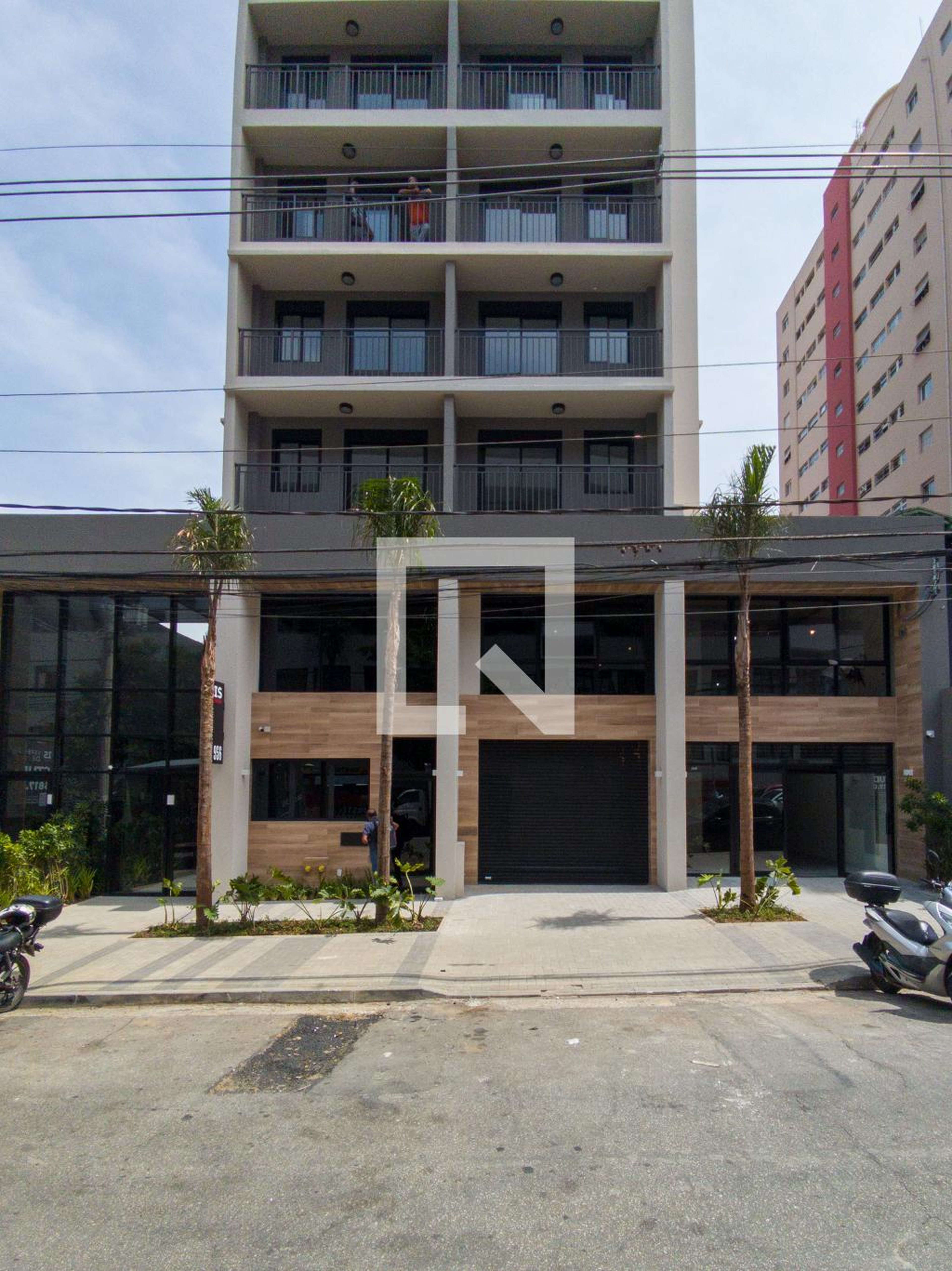 Fachada Condomínio em Rua Ministro Godói, 954