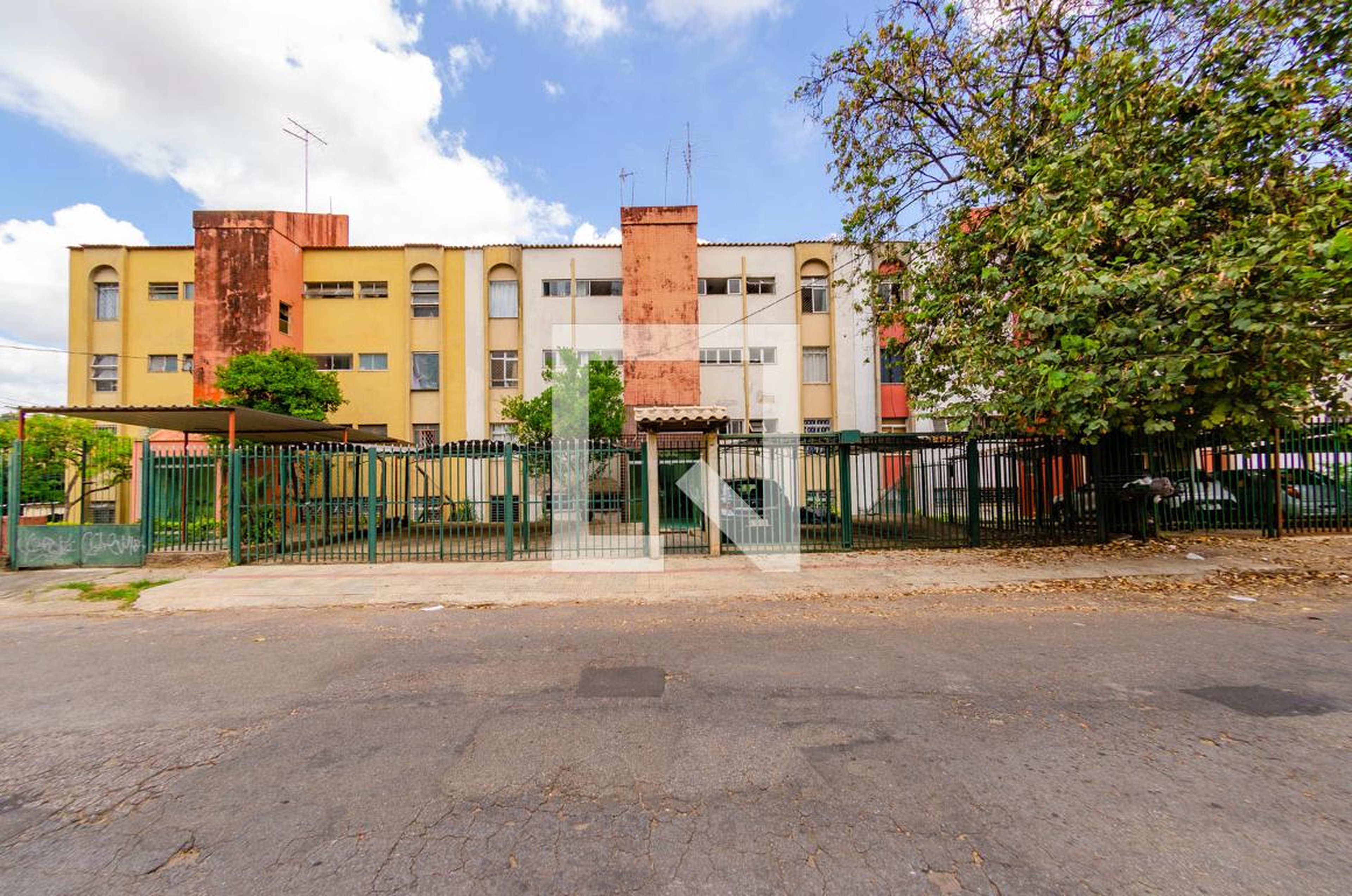 Fachada Condomínio em Rua dos Violinos, 293