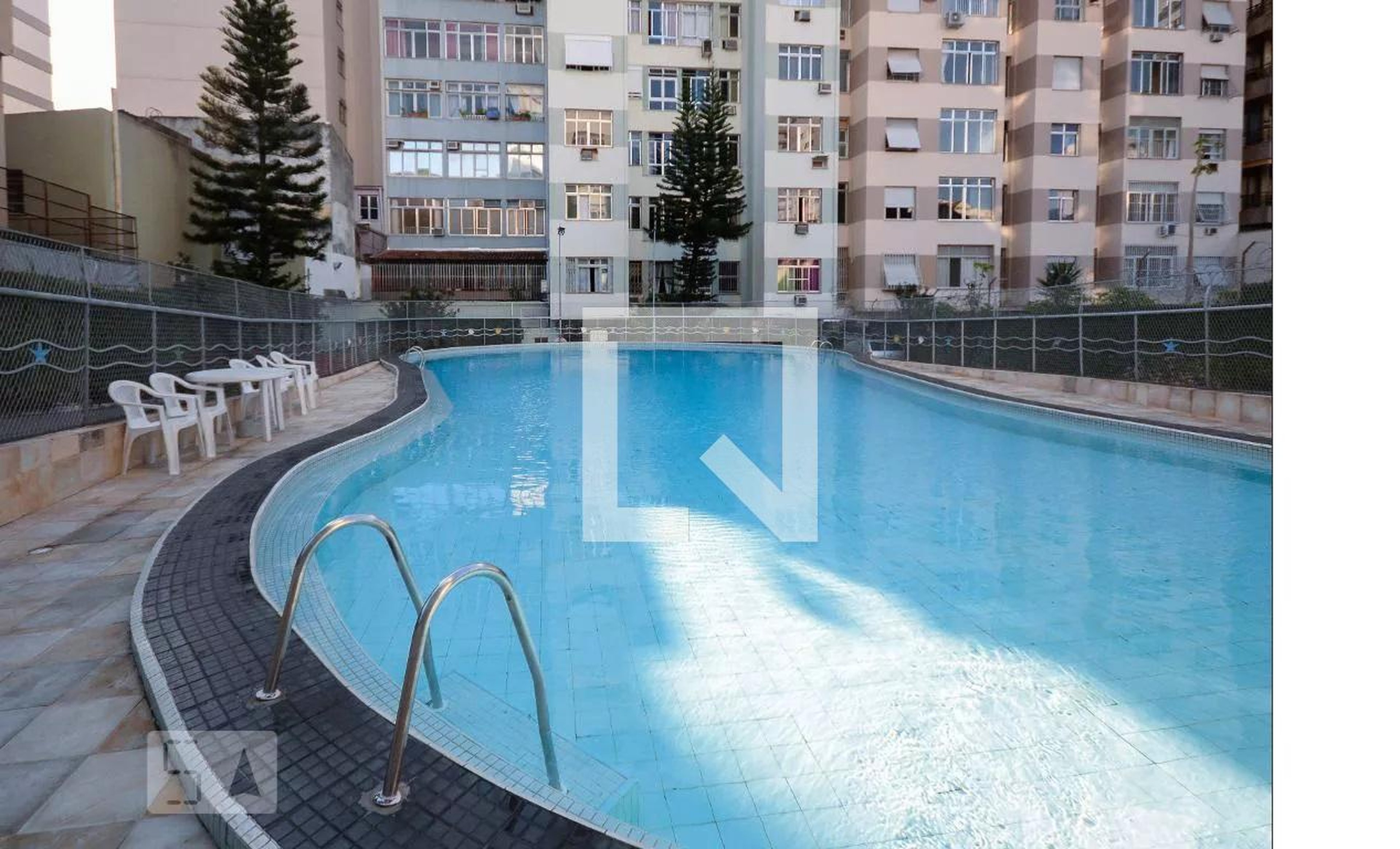 Piscina - Edifício Jardim Haddock Lobo