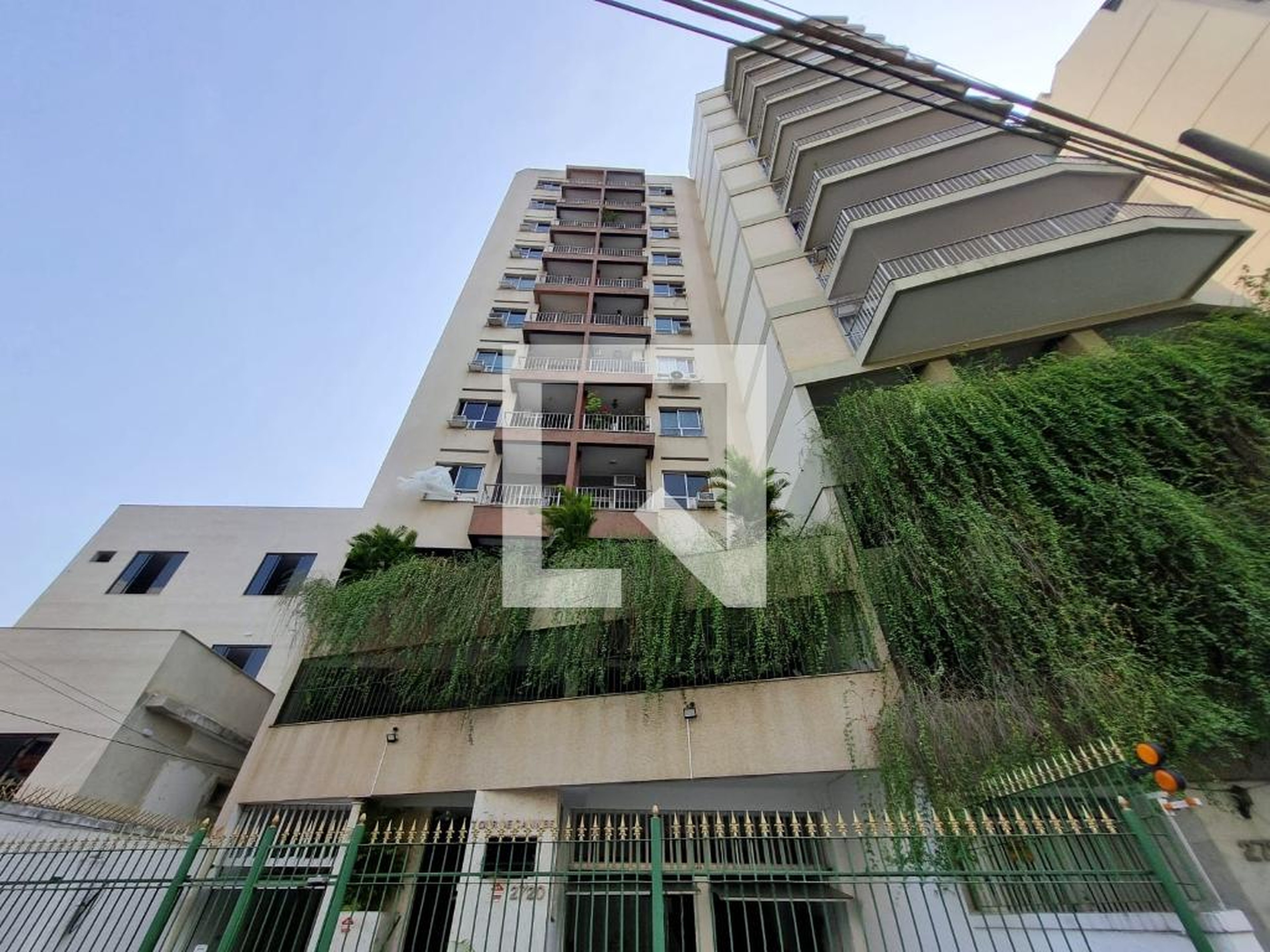 Fachada Edifício Tour de Cannes