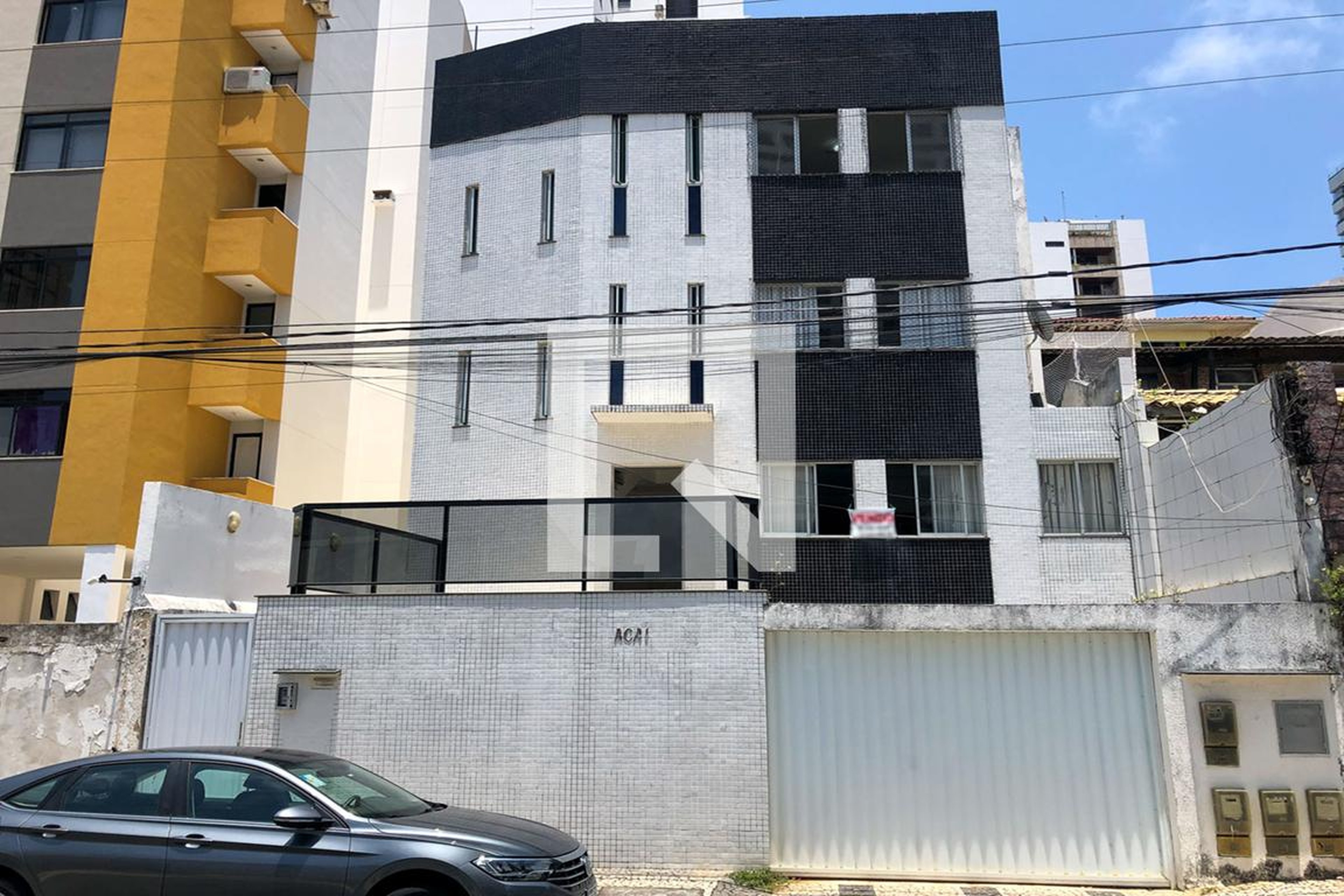 Fachada Condomínio em Rua da Graviola, 243