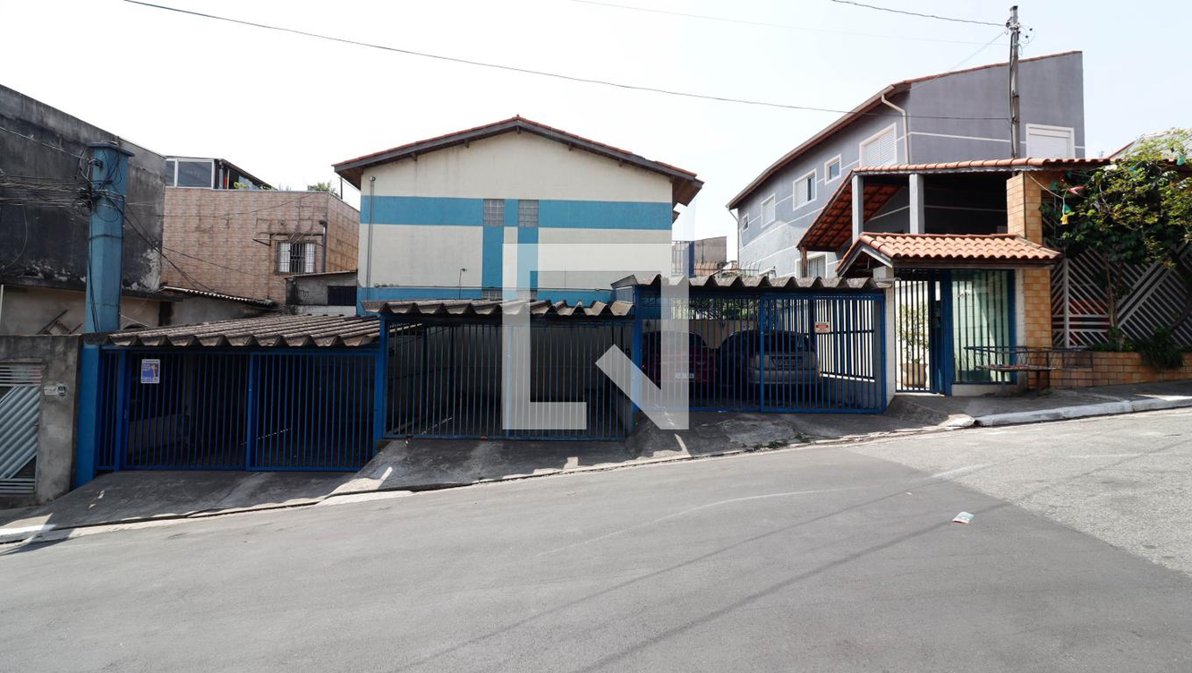 Fachada Condomínio em Rua Parianas, 5