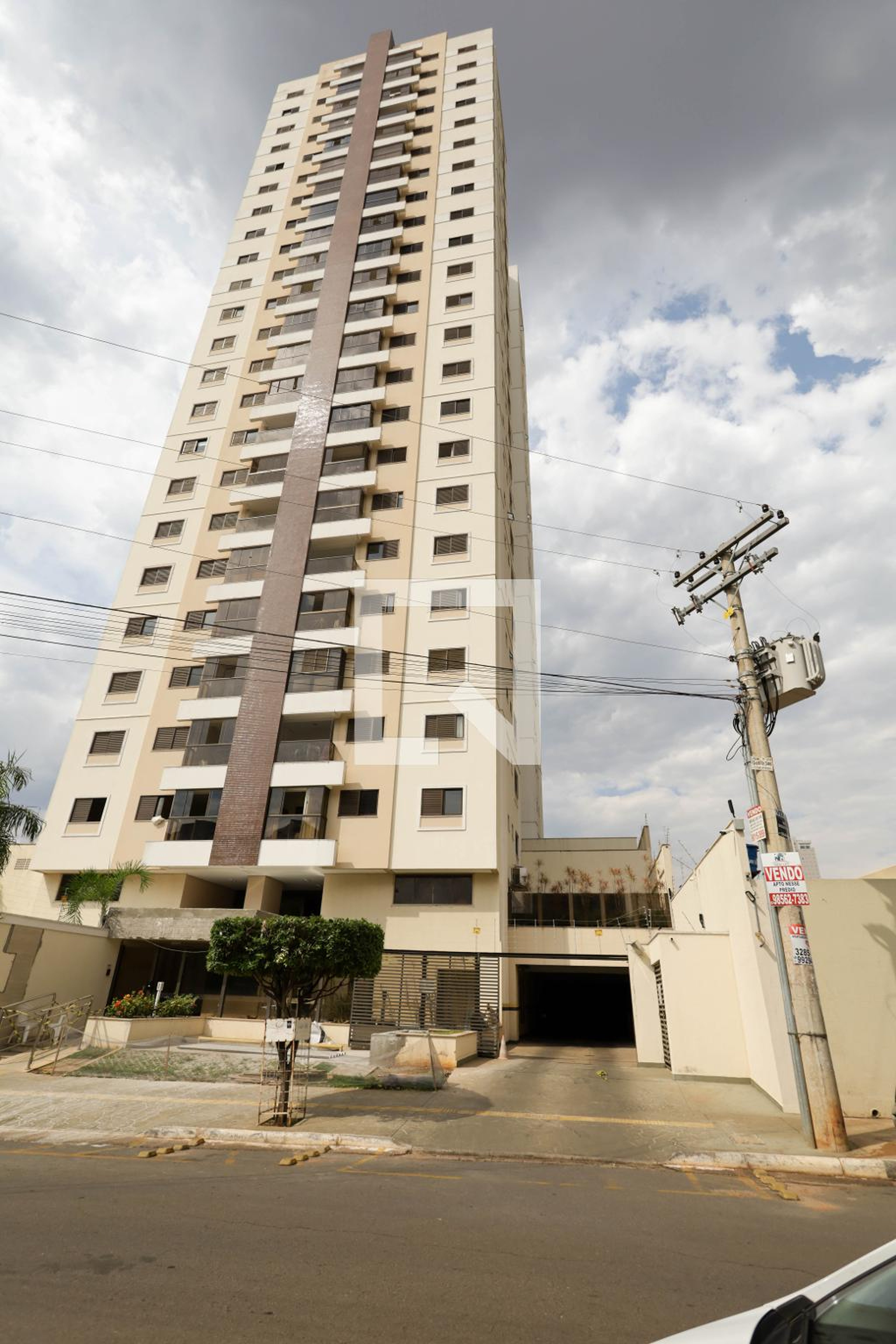 Fachada do condomínio Condomínio Brisas do Ipê