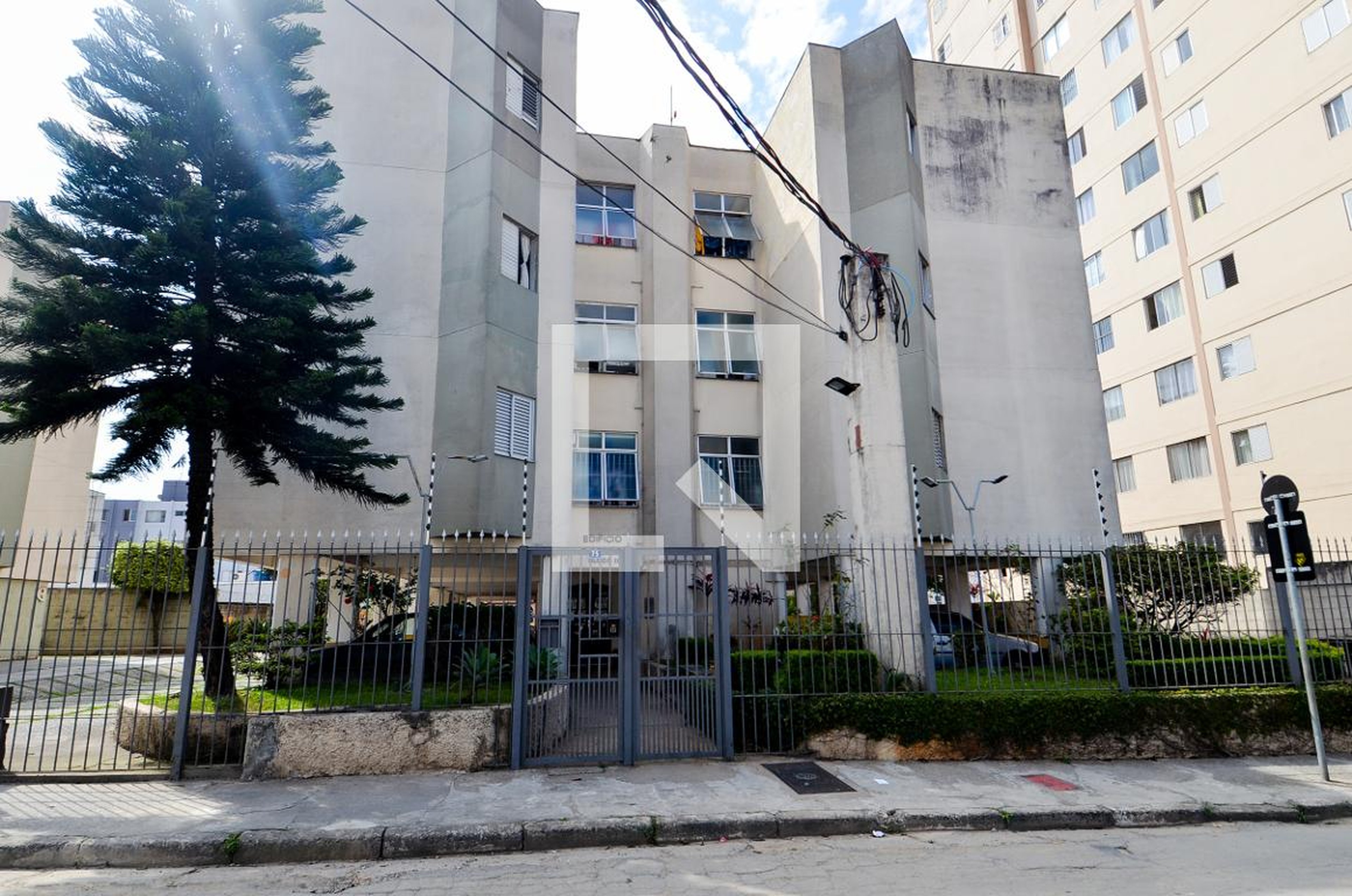 Fachada do Condomínio Condomínio Azaleia