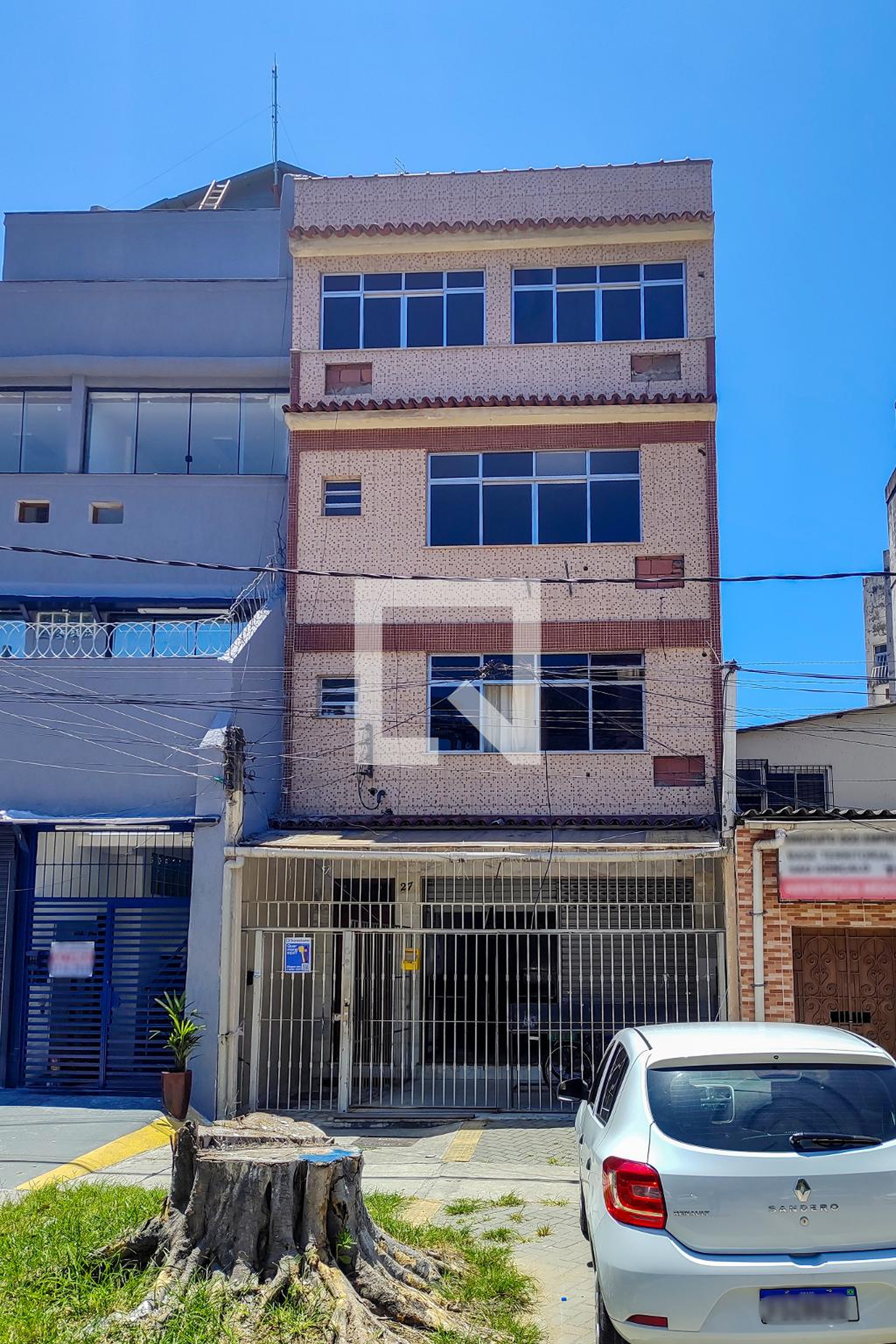 Fachada do Prédio Condomínio em Rua Cadete Xavier Leal, 27