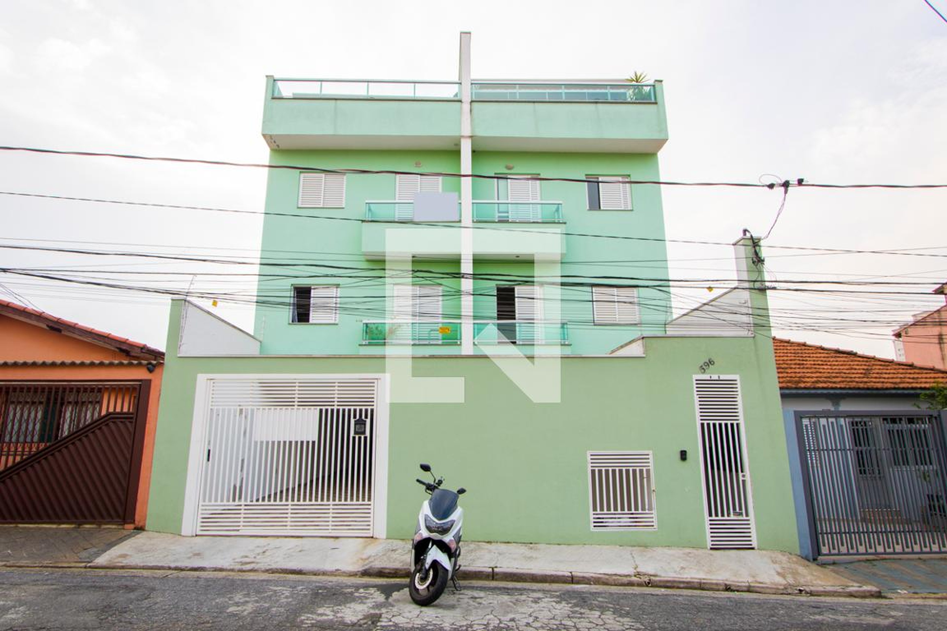 Fachada Condomínio em Rua Muritinga, 596