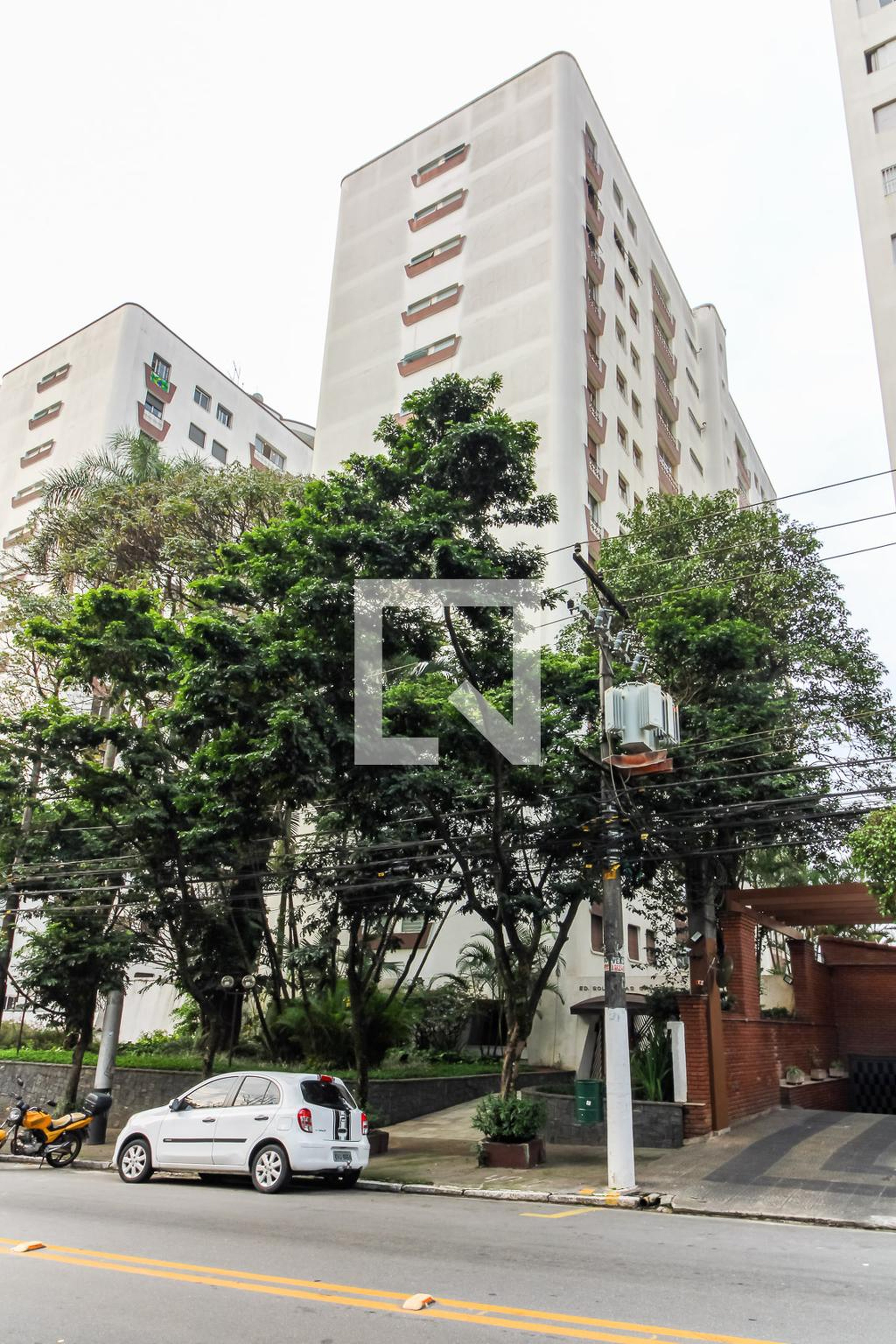 Fachada do Condomínio Edifício Solar Gaivotas