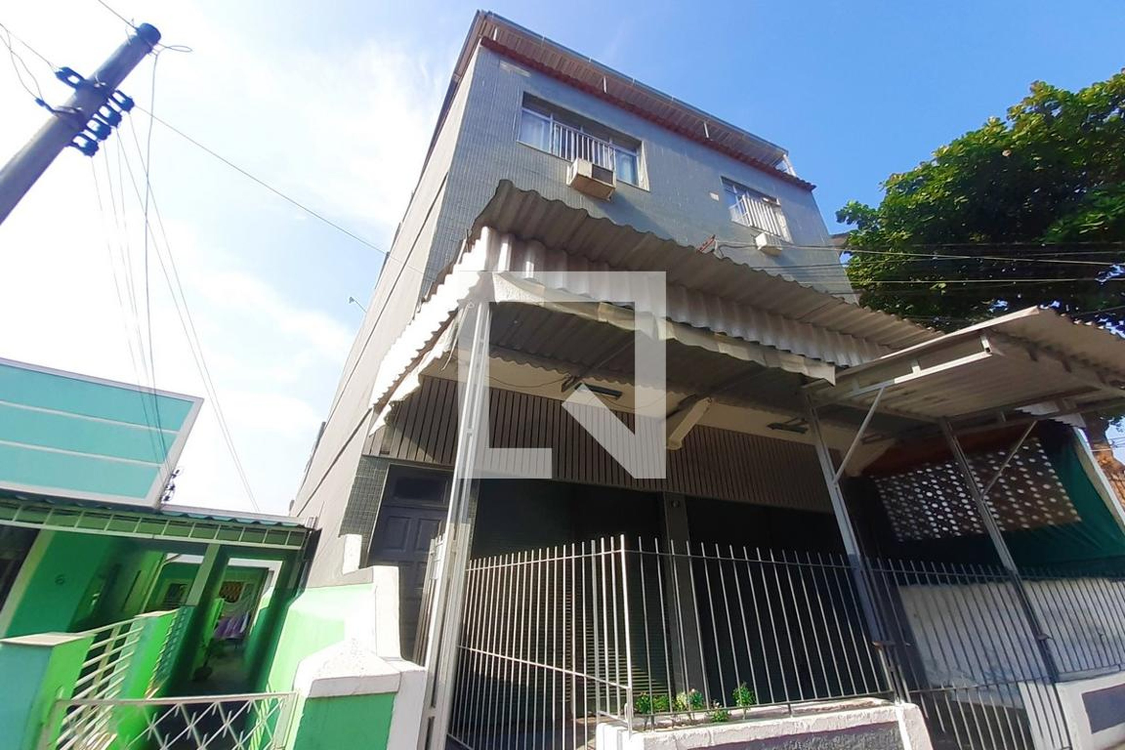 Fachada Condomínio em Praça Major Aderbal Costa, 6