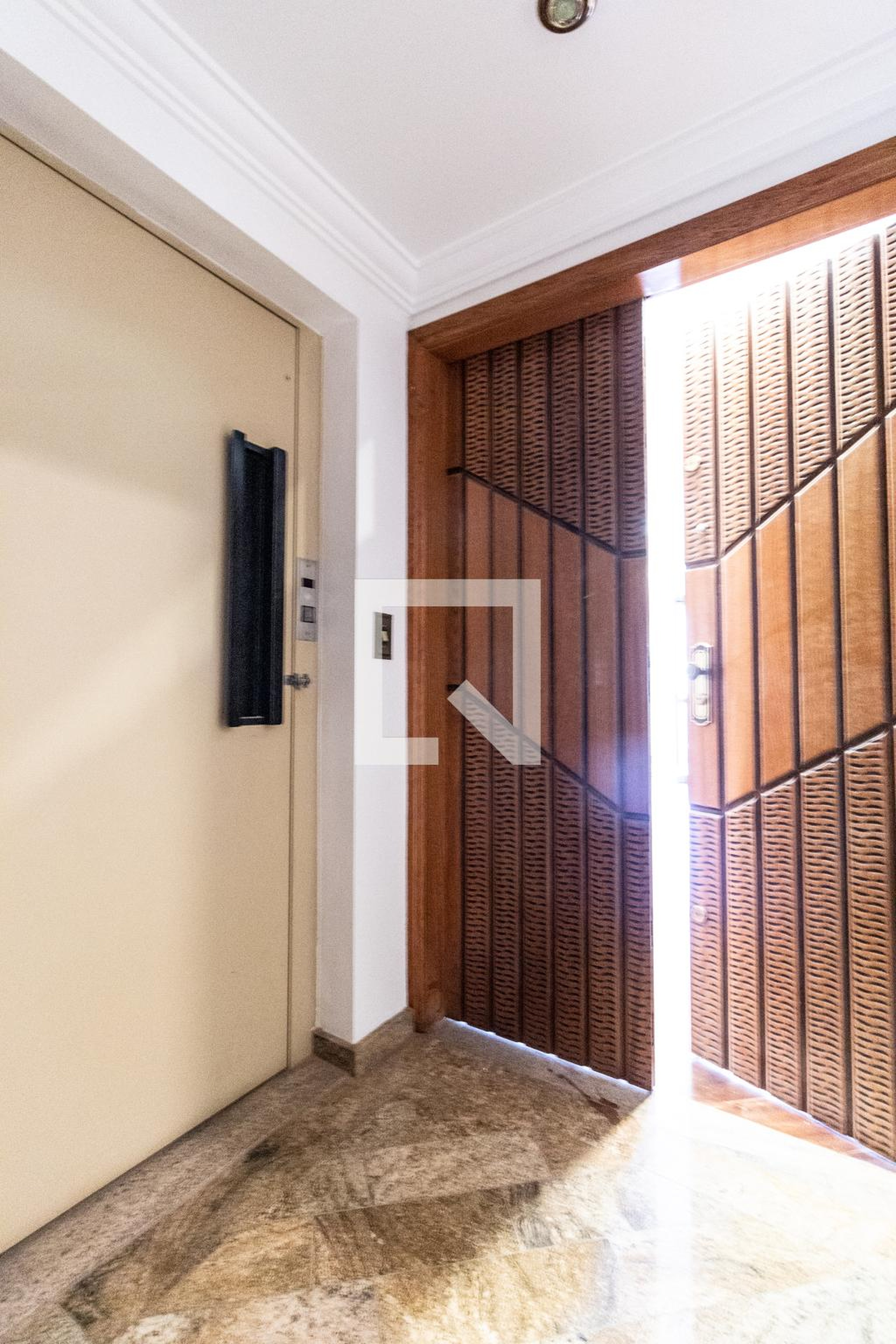 Entrada social - Edifício Jatiuca