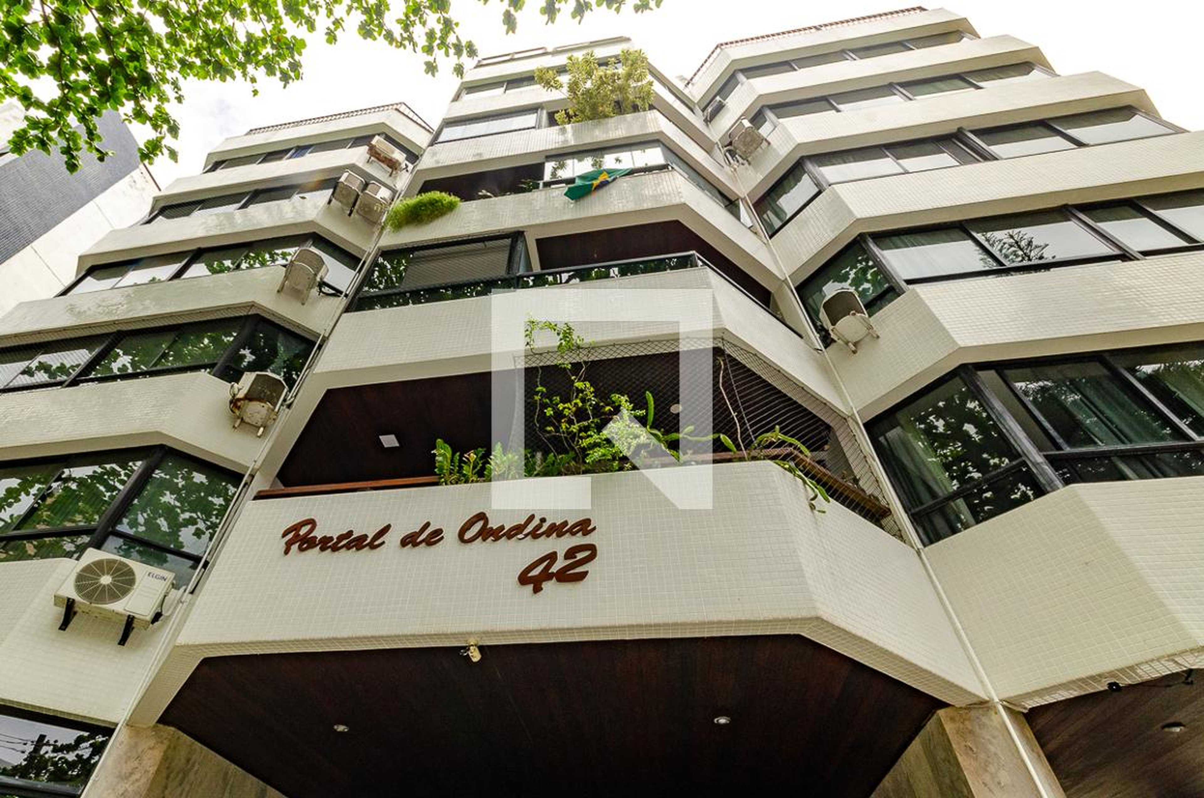 Fachada do Condomínio Condomínio Portal de Ondina