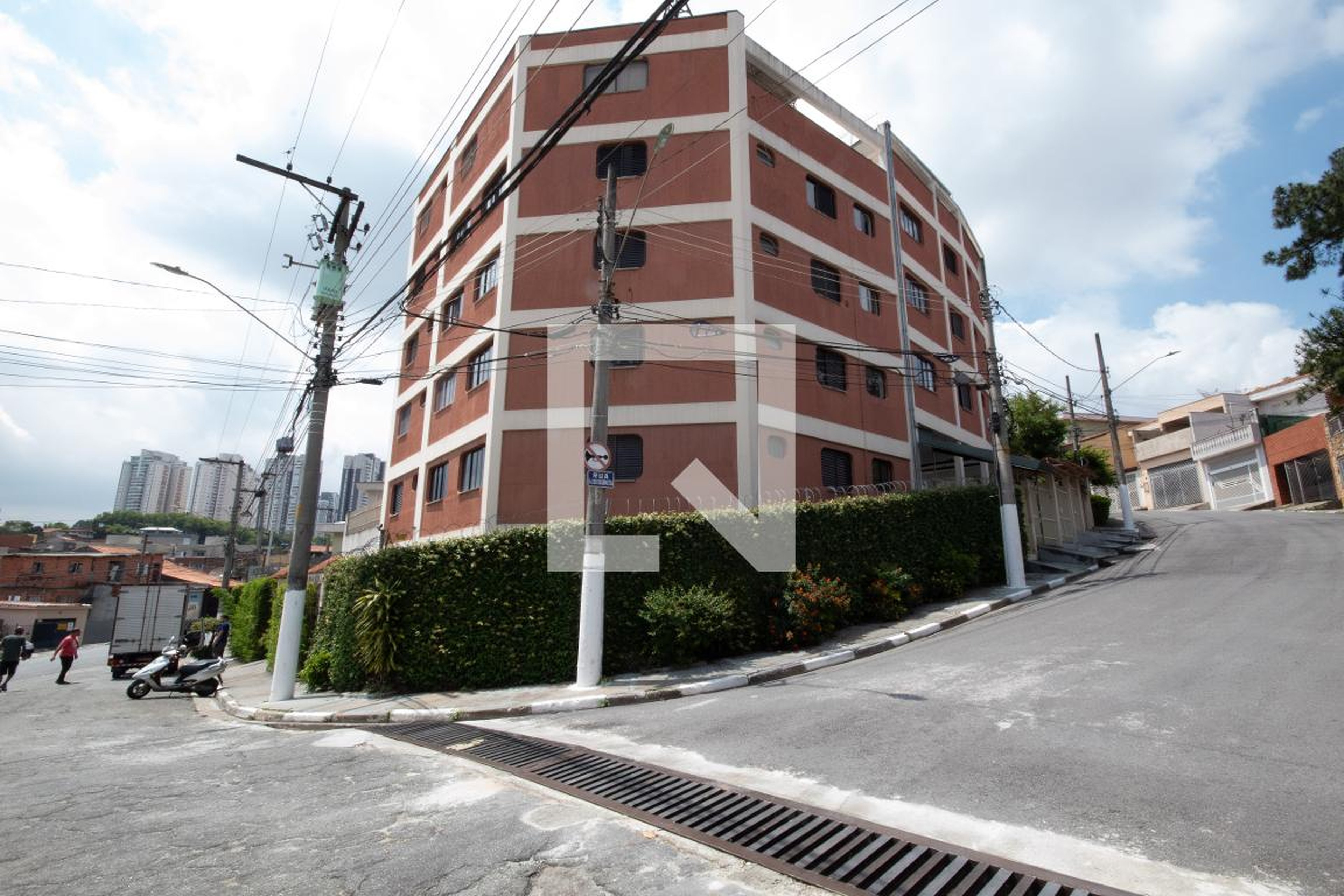 Fachada Condomínio Porta Jardim Ester