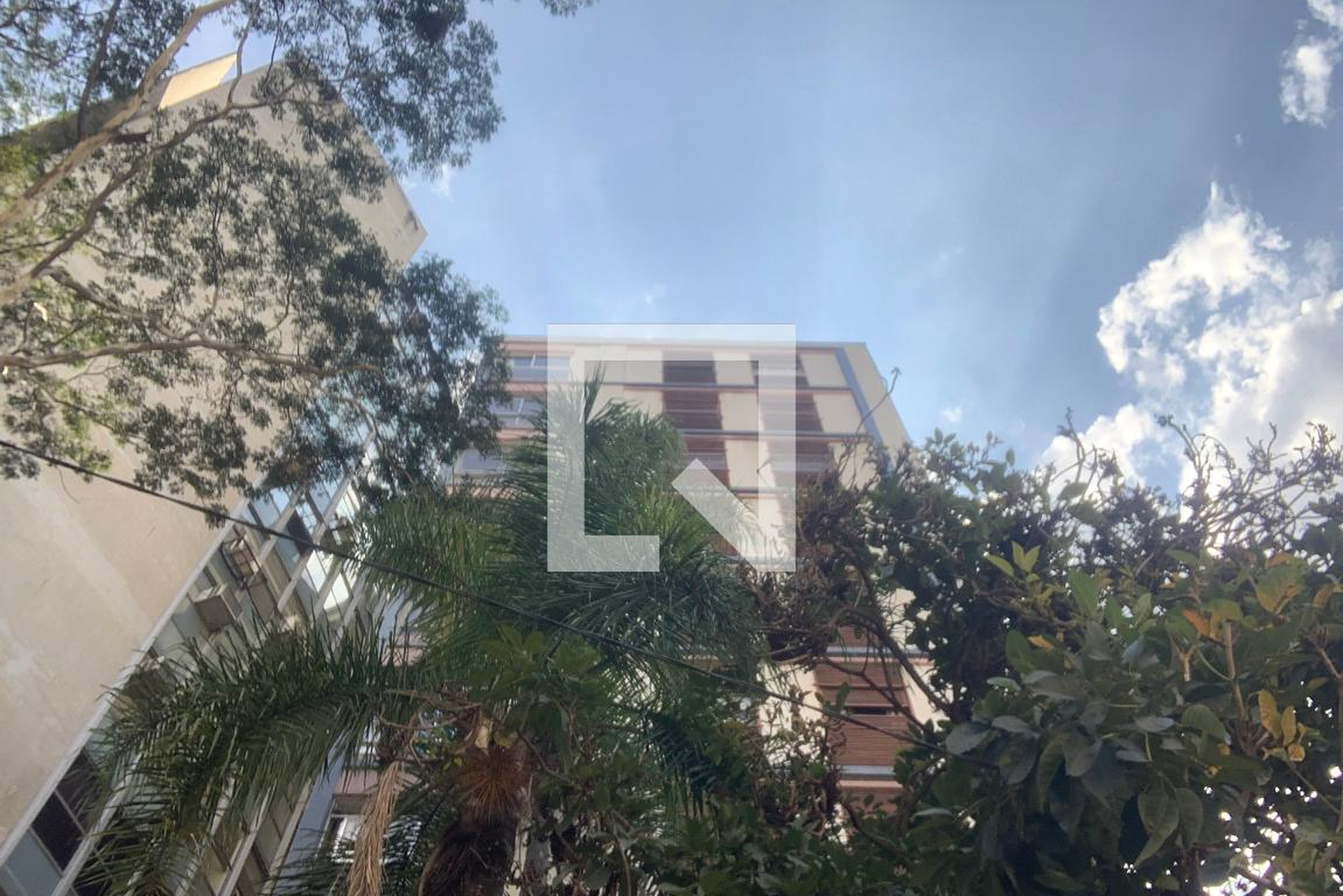 Fachada do Prédio Condomínio Silvia