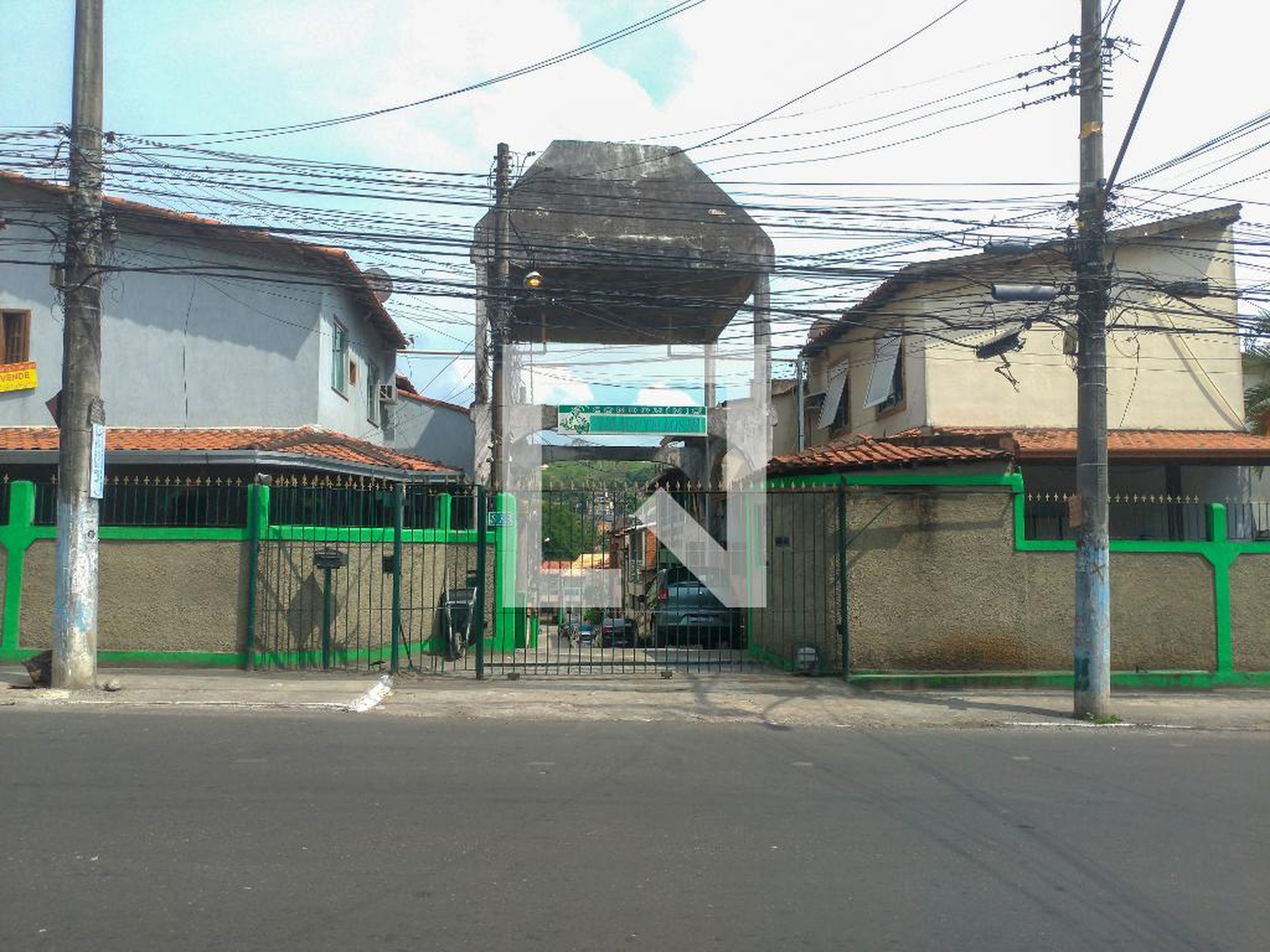 Fachada do condomínio Condomínio Village Tellos 3