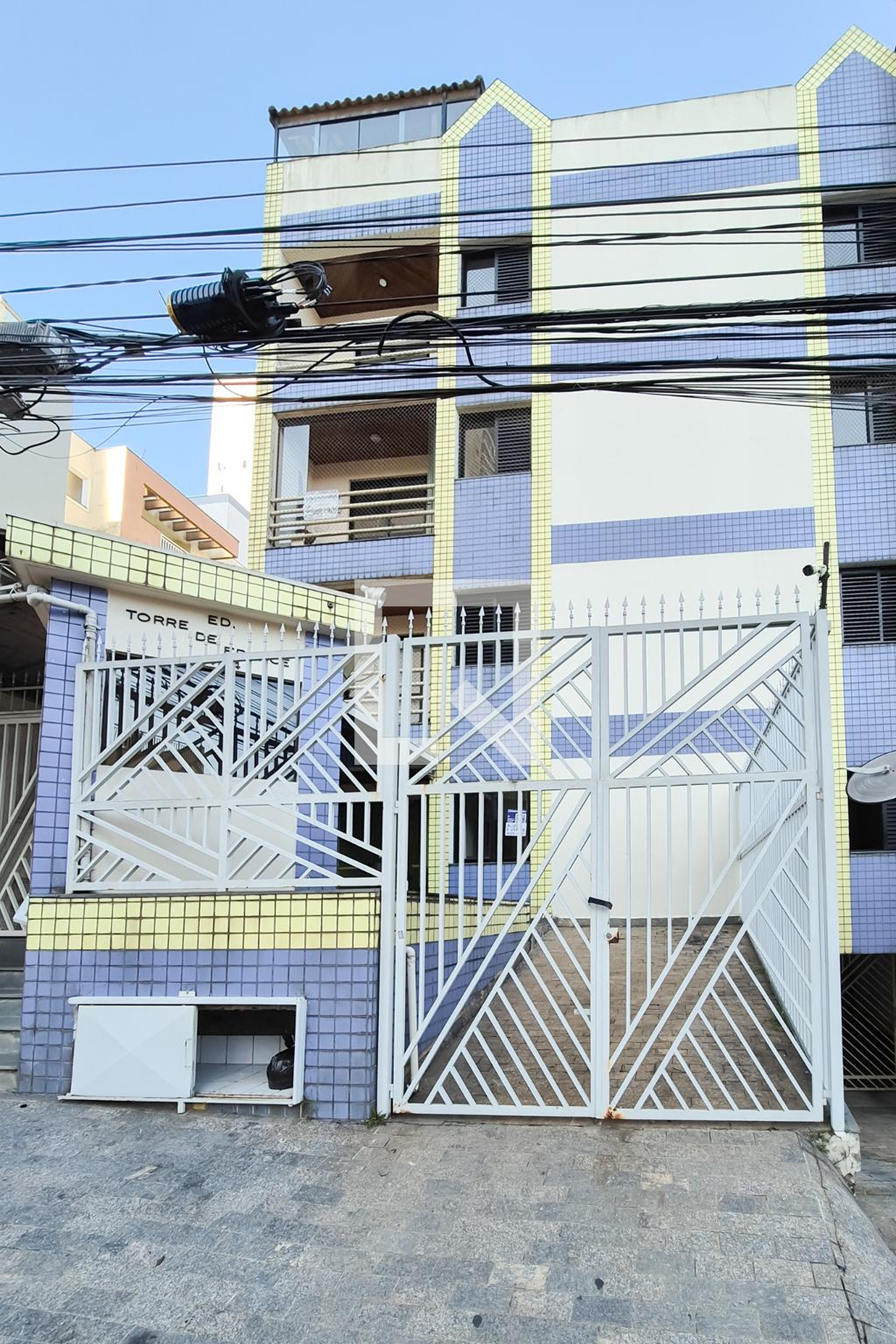 Fachada do Prédio Condomínio Torre de France