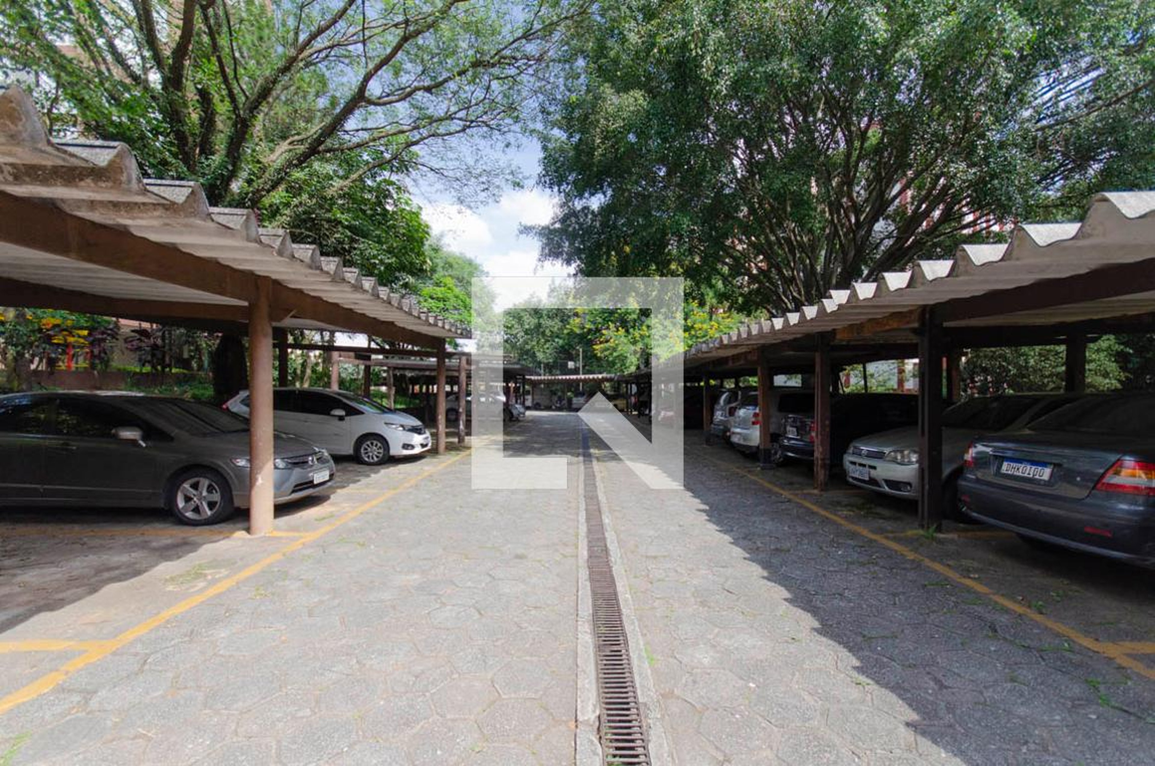 Estacionamento - Alfazemas 1