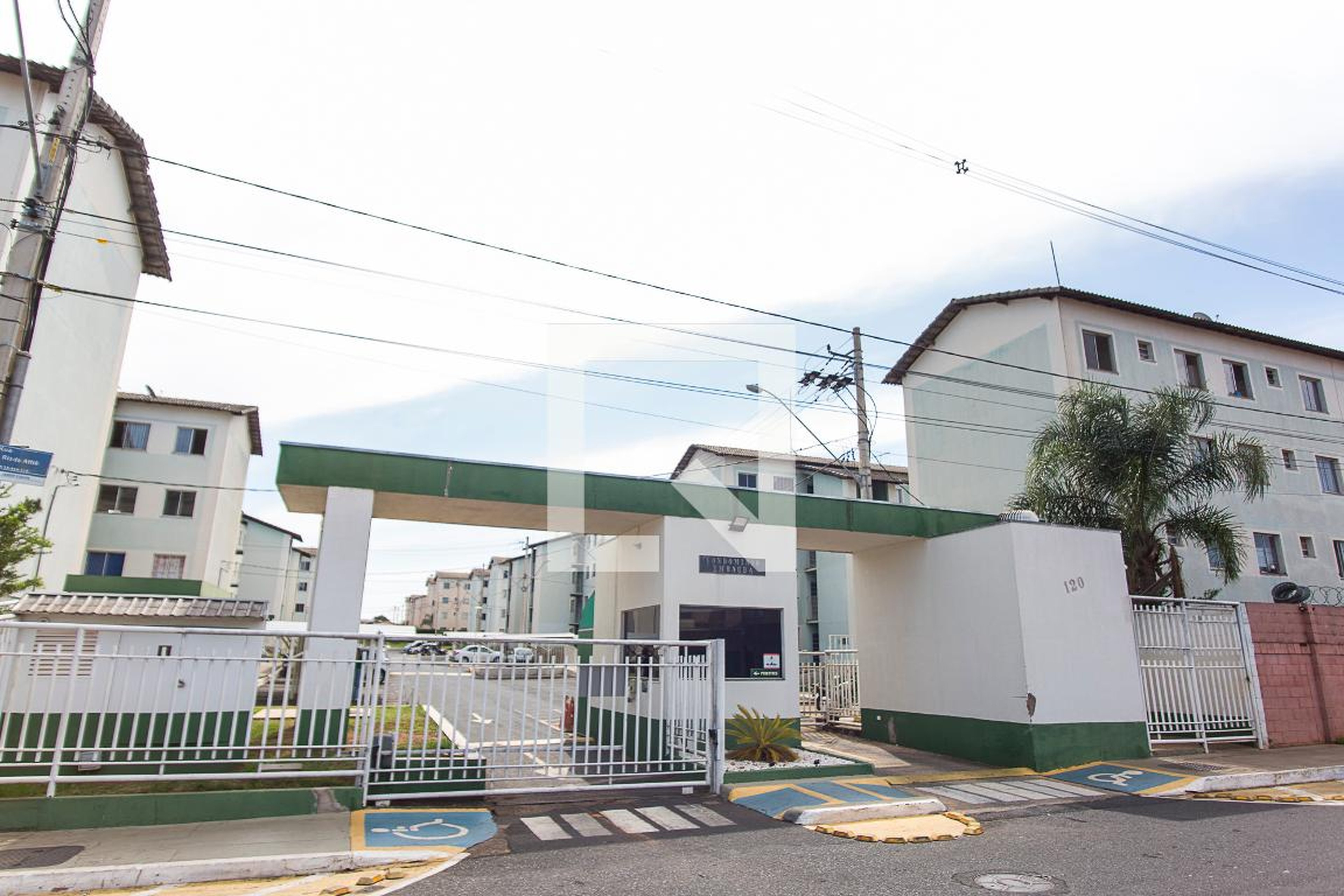 Fachada do Condominio Residencial Embauba