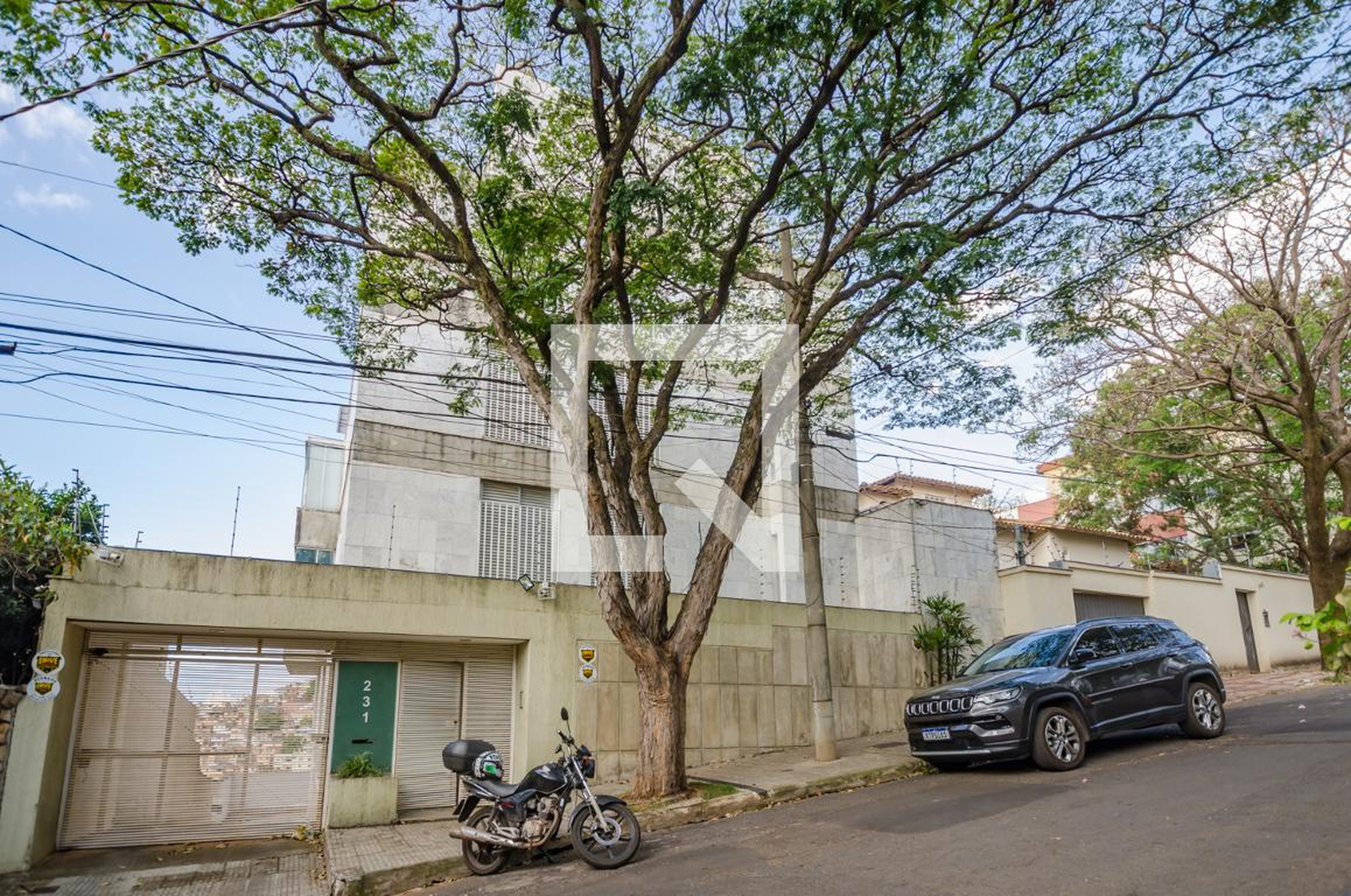 Fachada Condomínio em Rua Emílio Pinheiro de Barros, 231