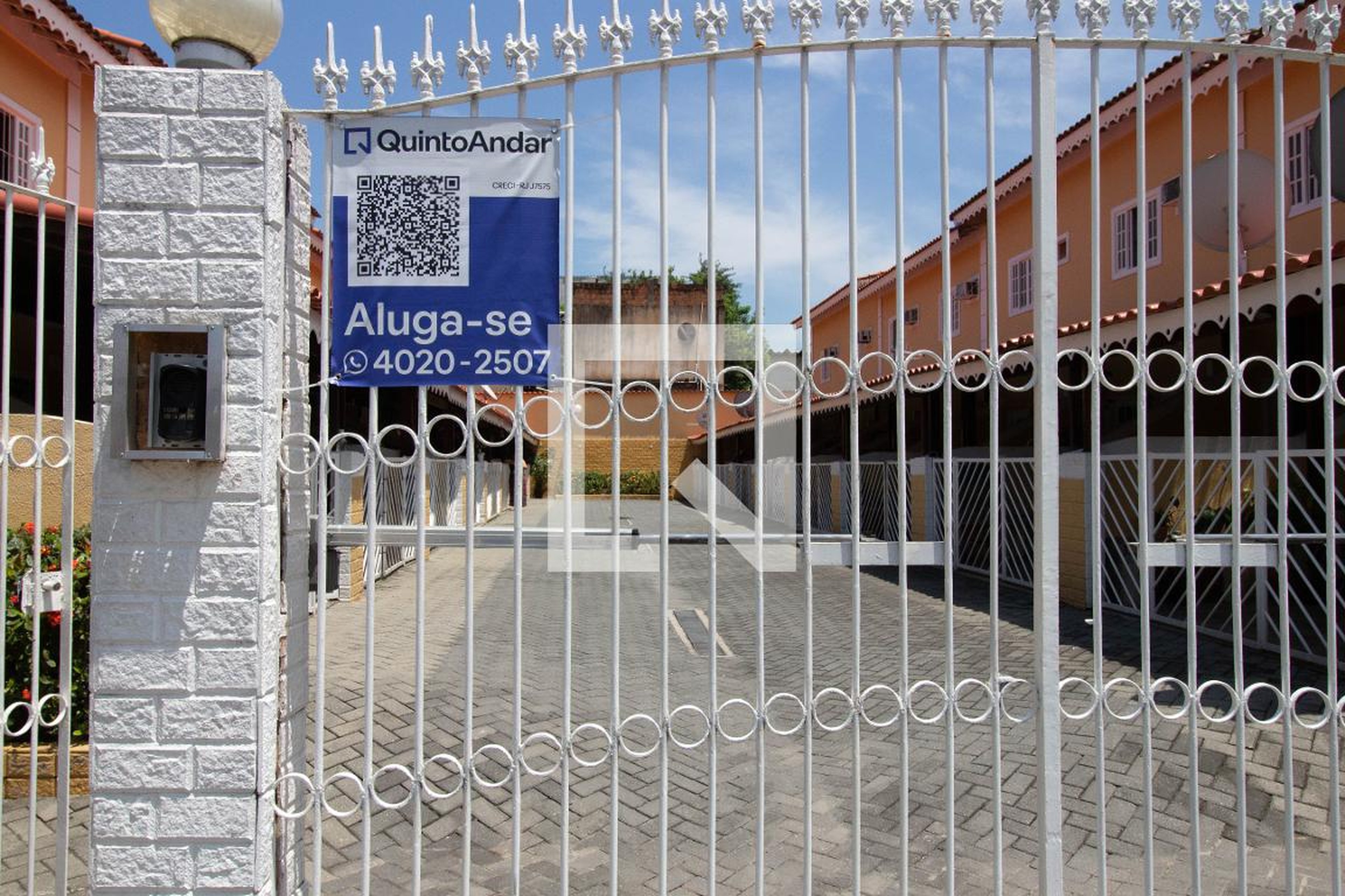 Fachada Condomínio em Rua Tertuliano Pimenta, 914