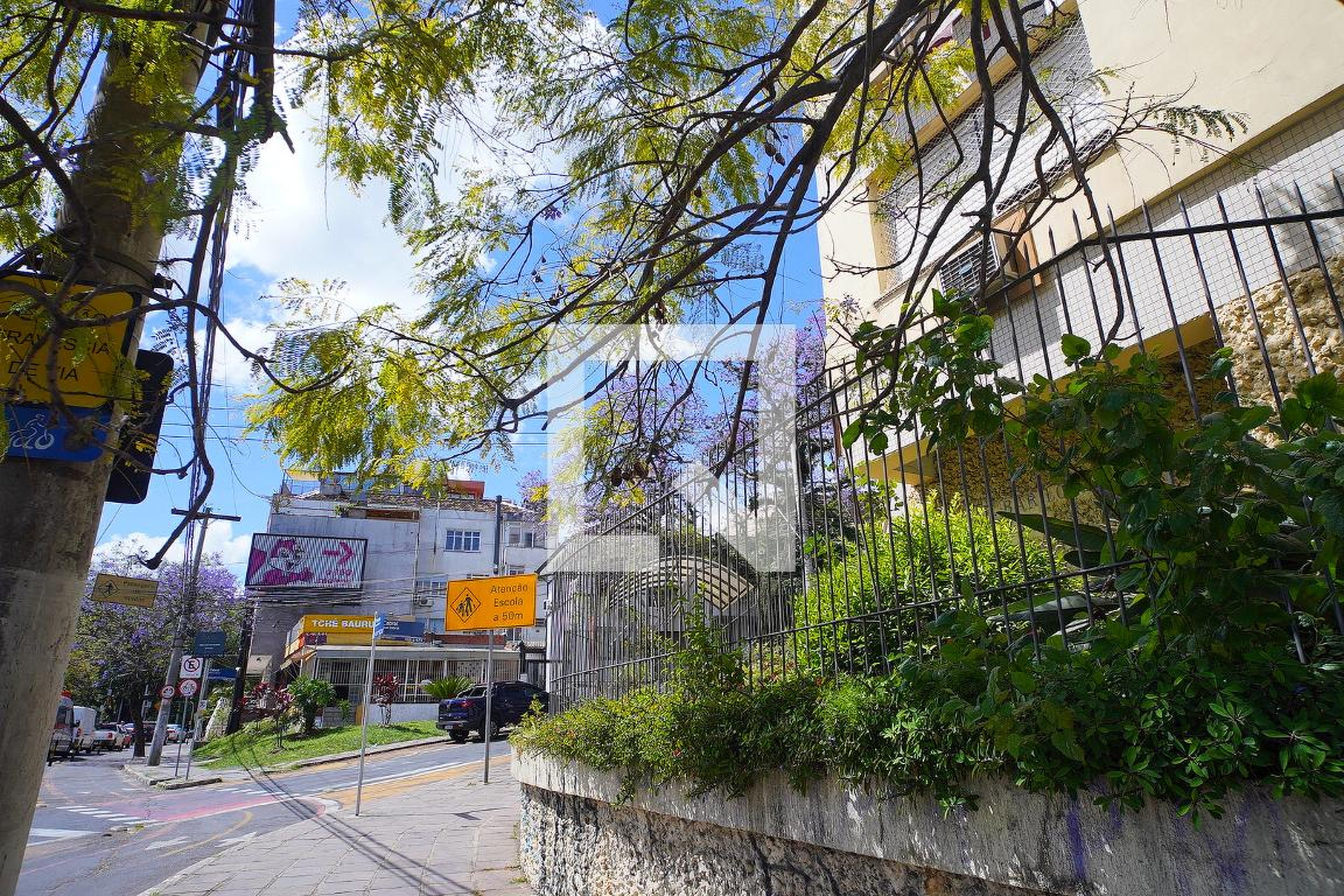 Fachada do Prédio Condomínio em Rua Mariante, 700