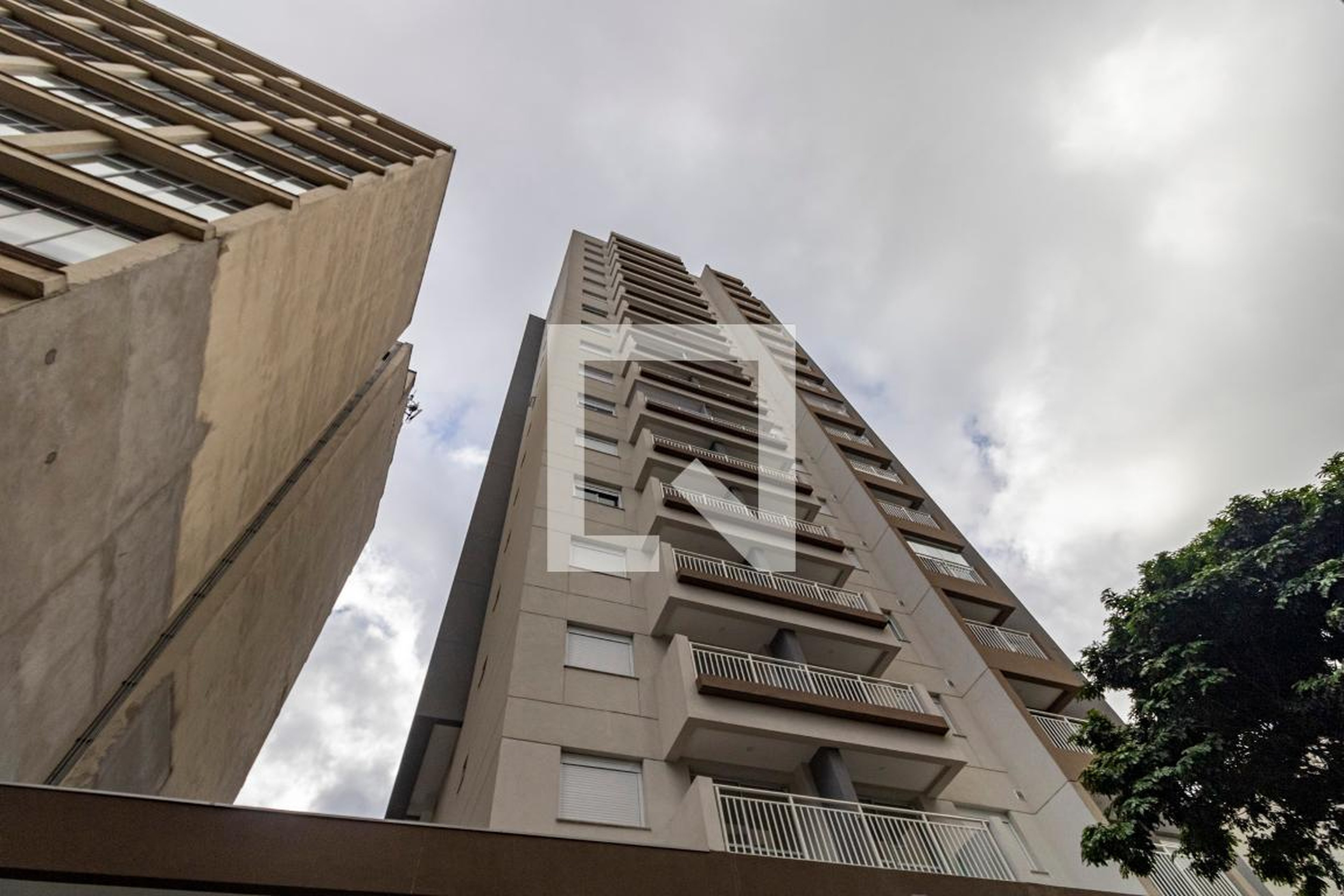 Fachada do Condomínio Condomínio Mobi One Liberdade