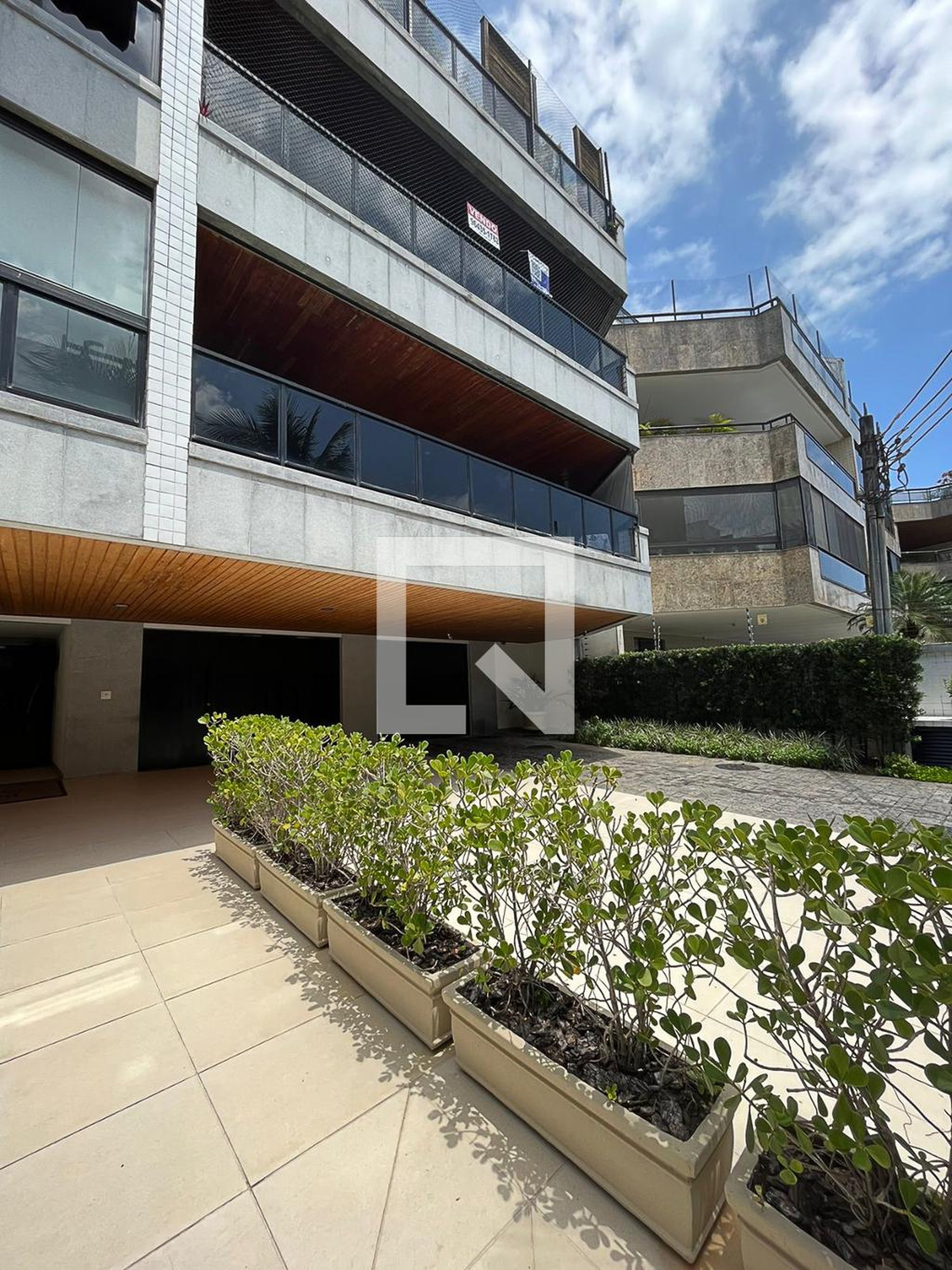 Fachada Condomínio em Rua Clóvis Salgado, 310