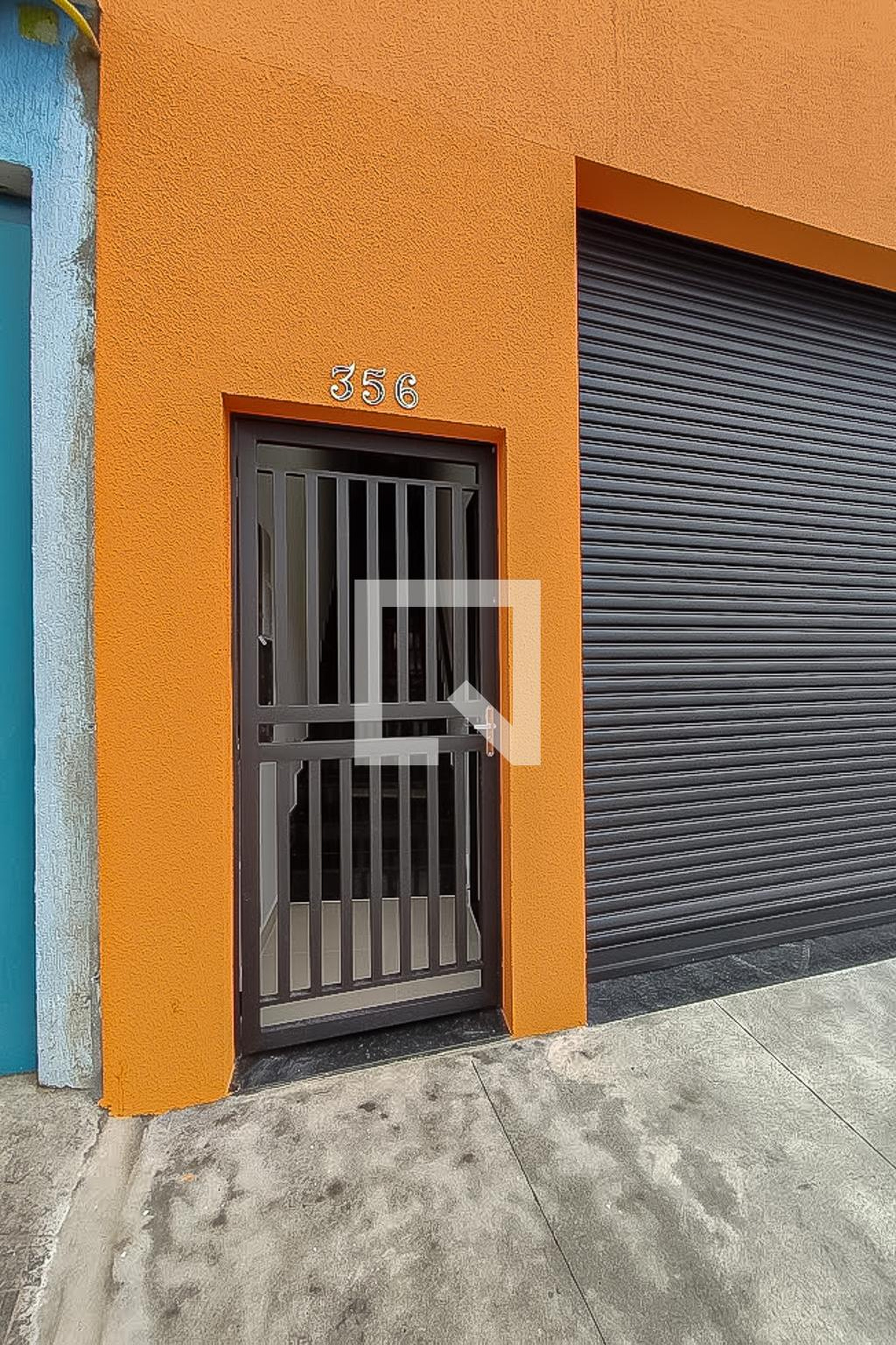 Fachada Condomínio em Rua Floresta Club, 356