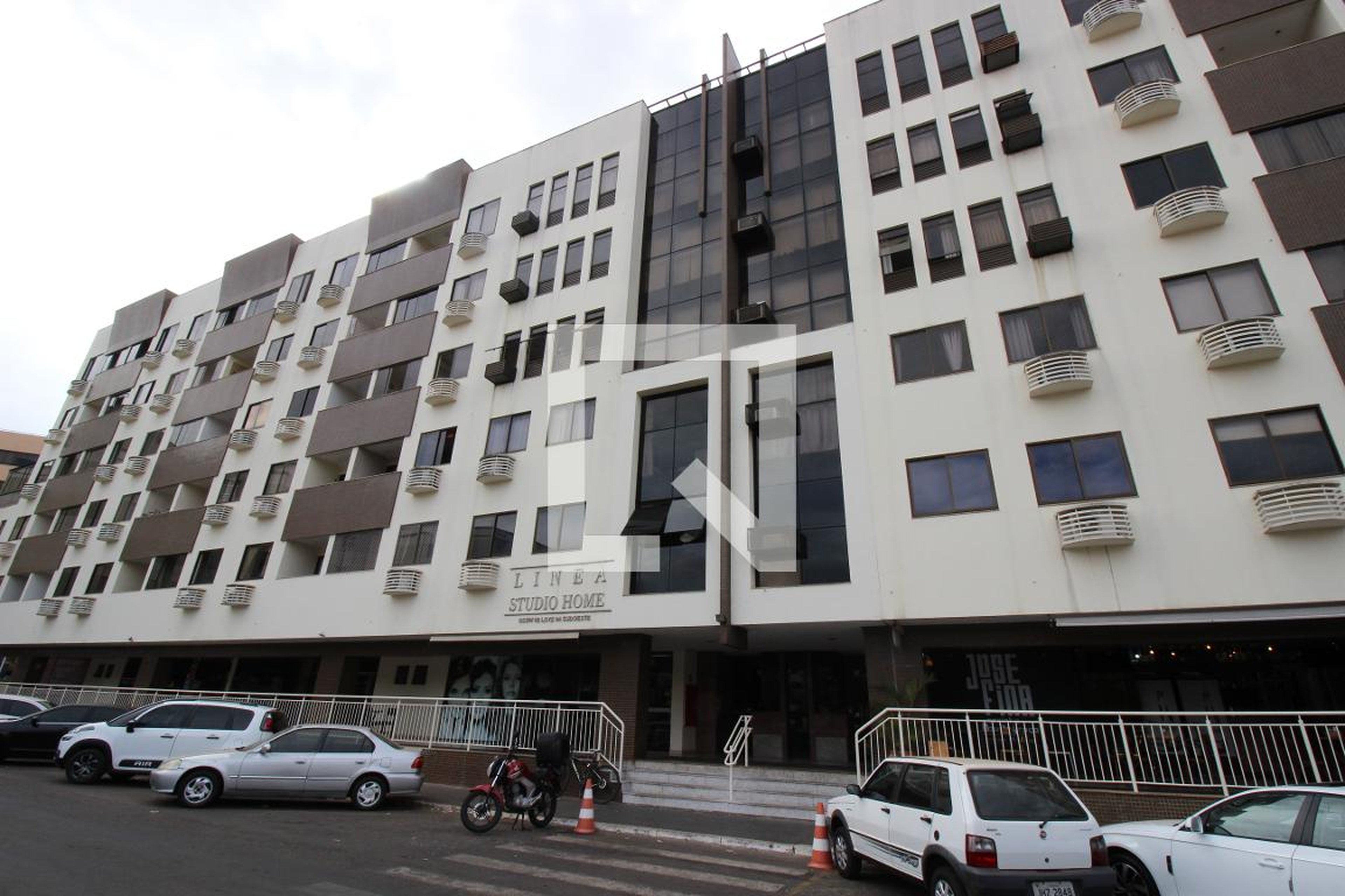 Fachada Condomínio em CCSW 2, 2