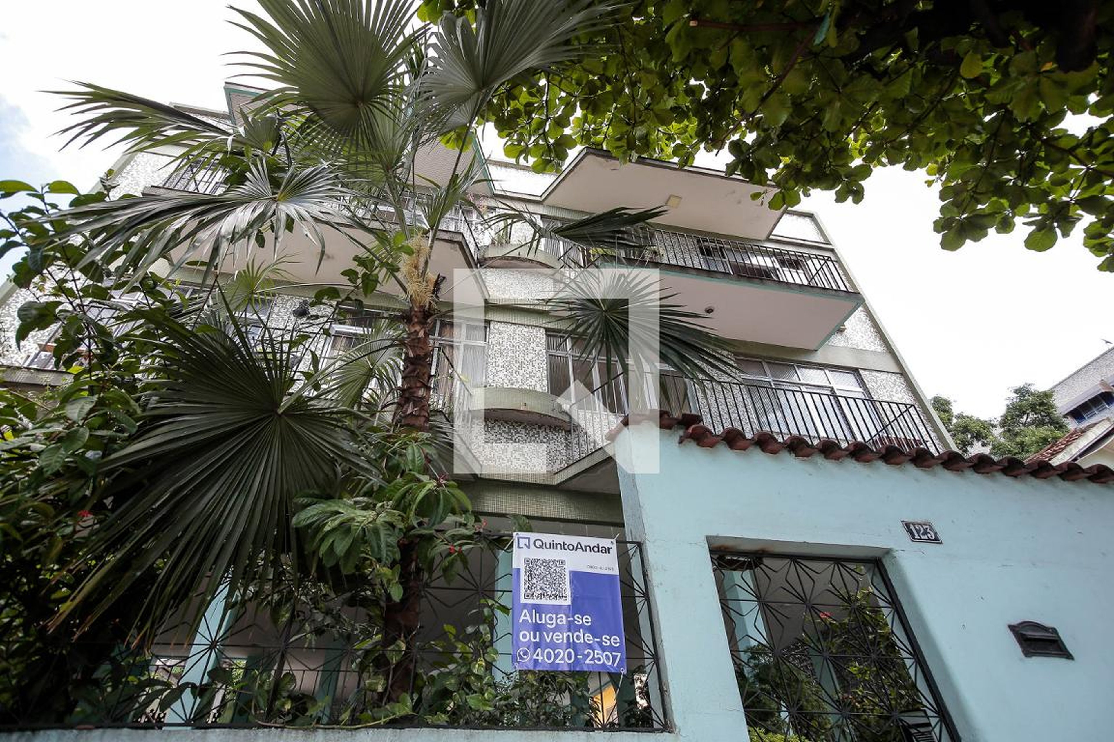 Fachada Condomínio em Rua Macedo Braga, 123