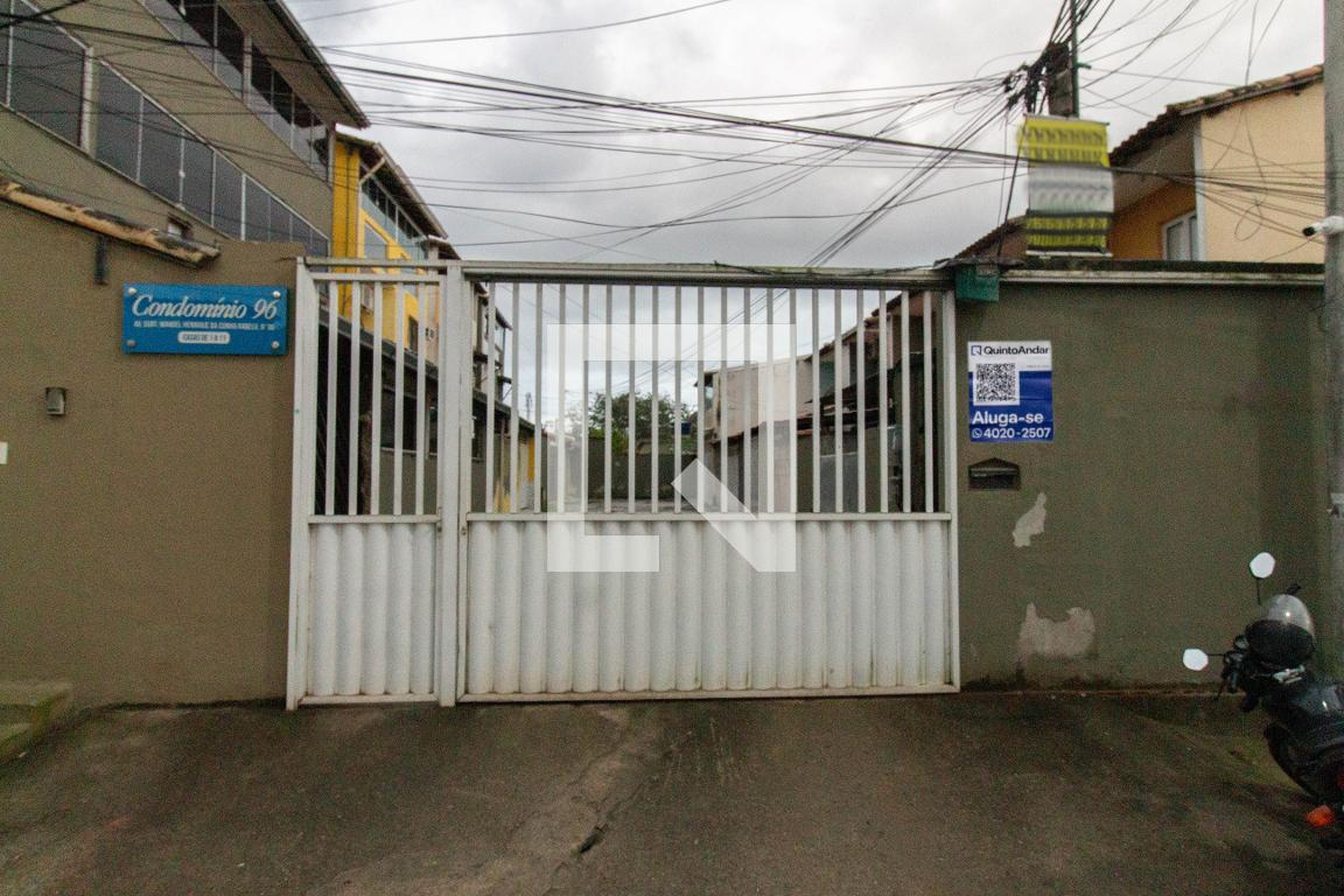 Fachada do Condomínio Condomínio em Avenida Subtenente Manoel Henrique da Cunha Rabelo, 96