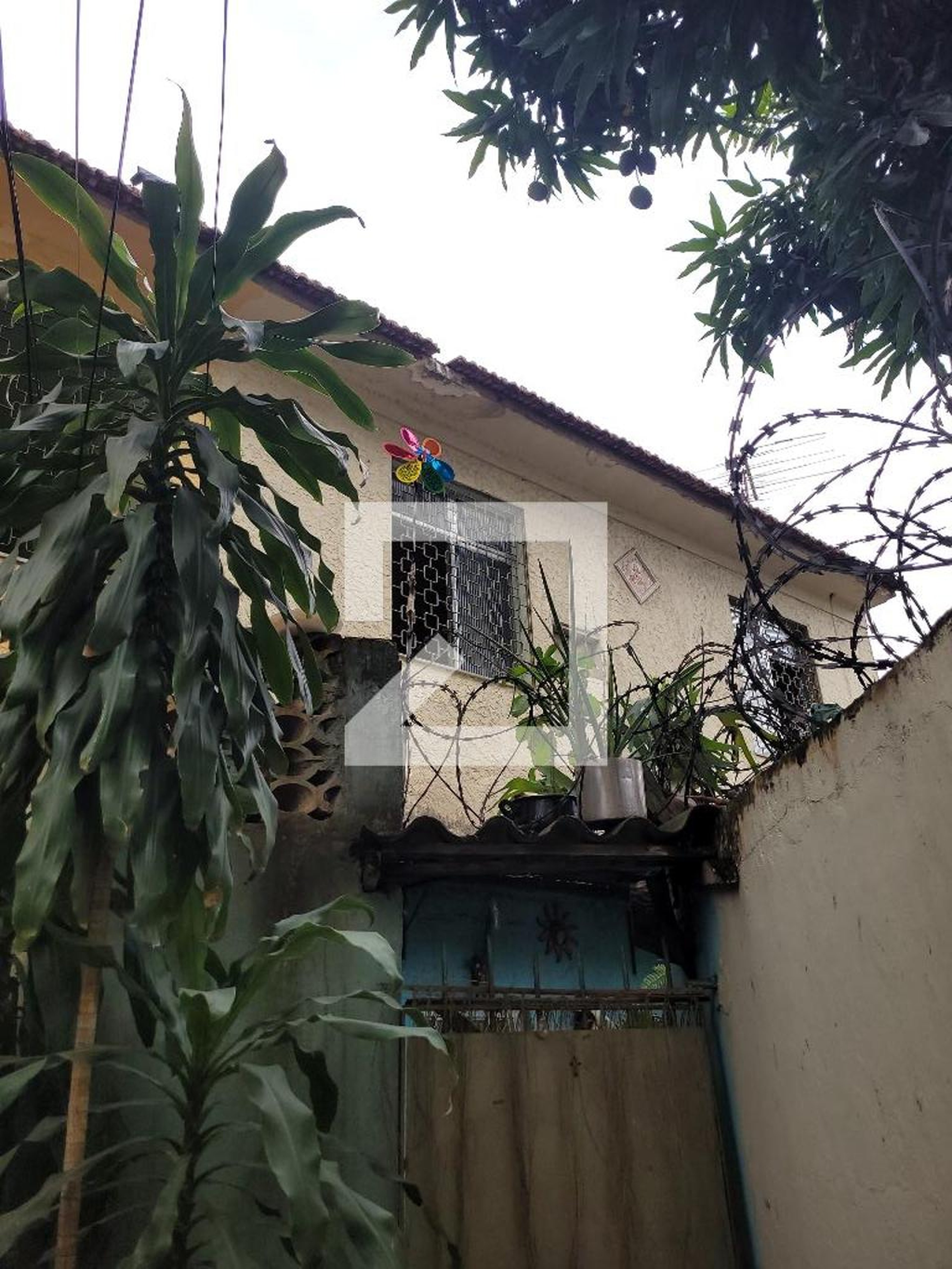 Fachada Condomínio em Rua Uranos, 685