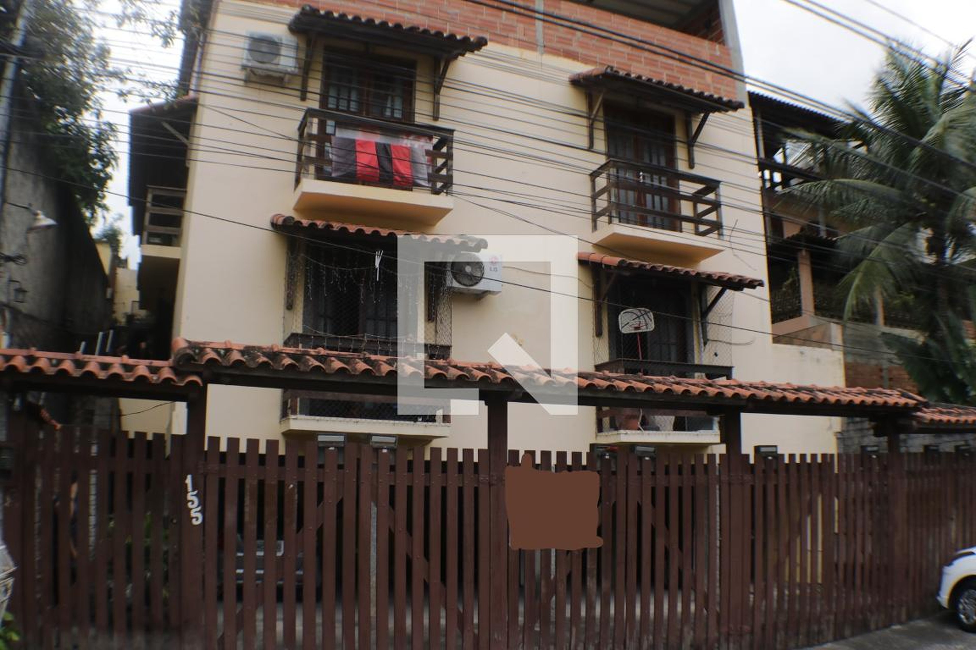 Fachada Condomínio em Rua Ísis, 155