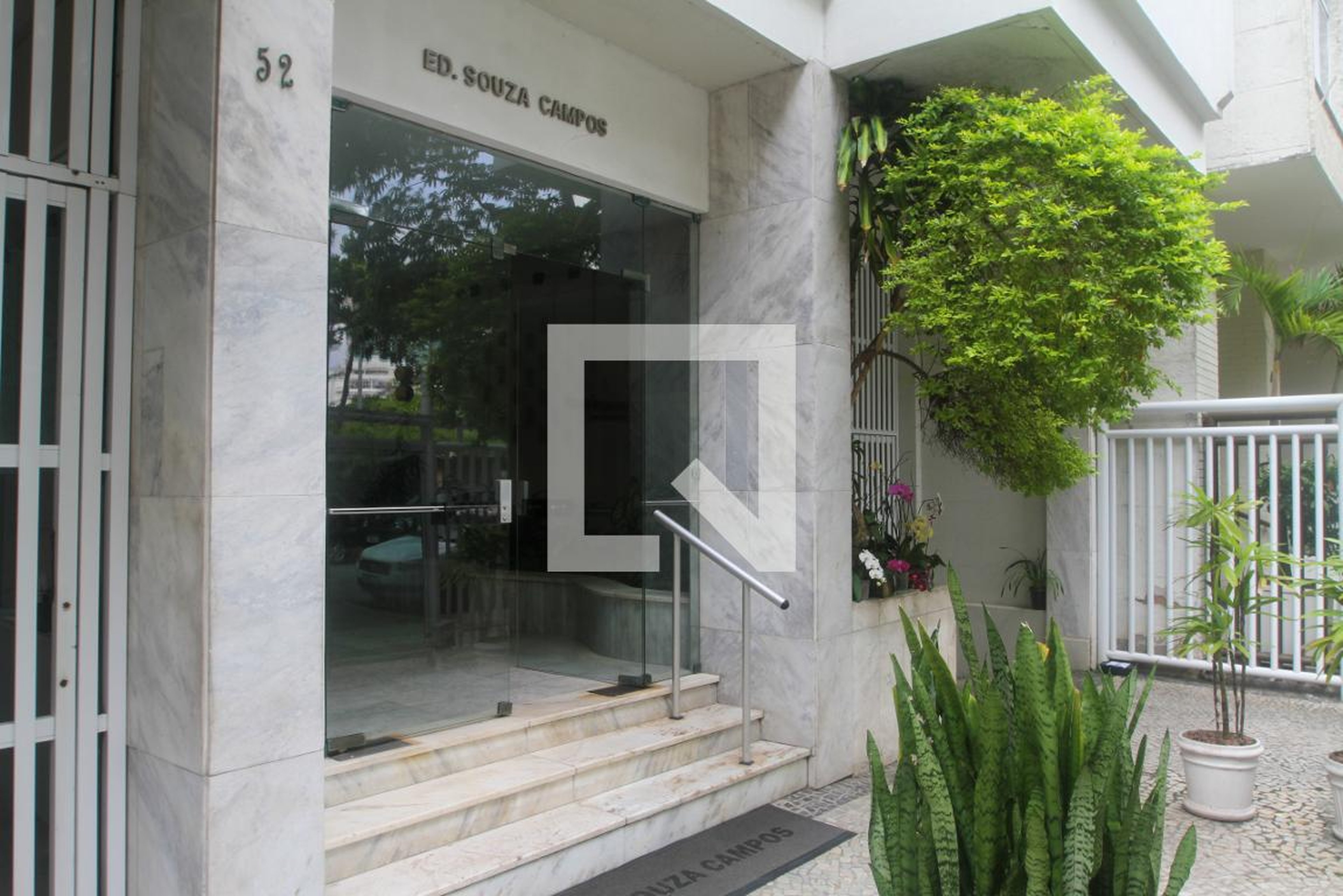 Entrada do Prédio - Souza Campos