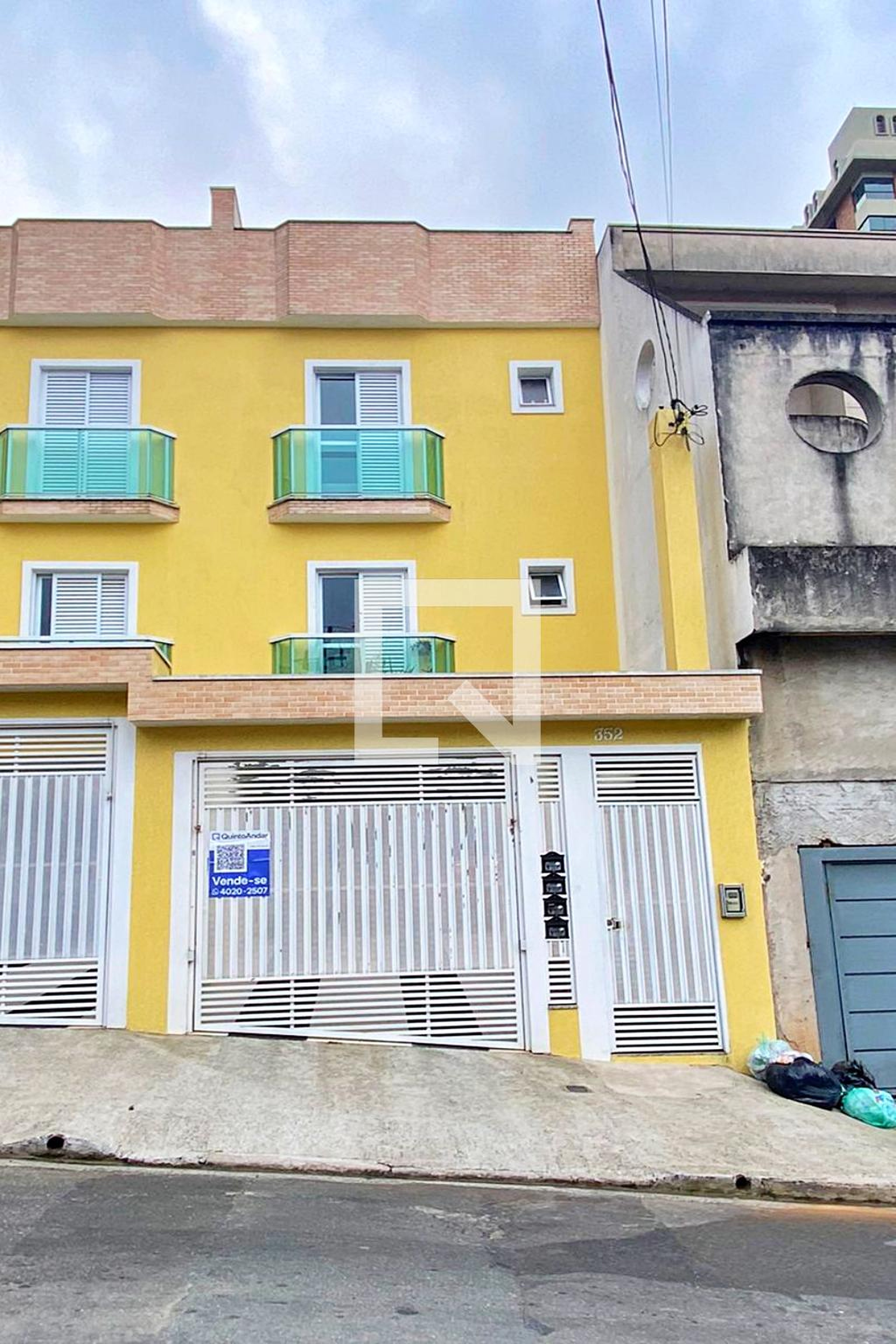 Fachada Condomínio em Rua Alemanha, 352