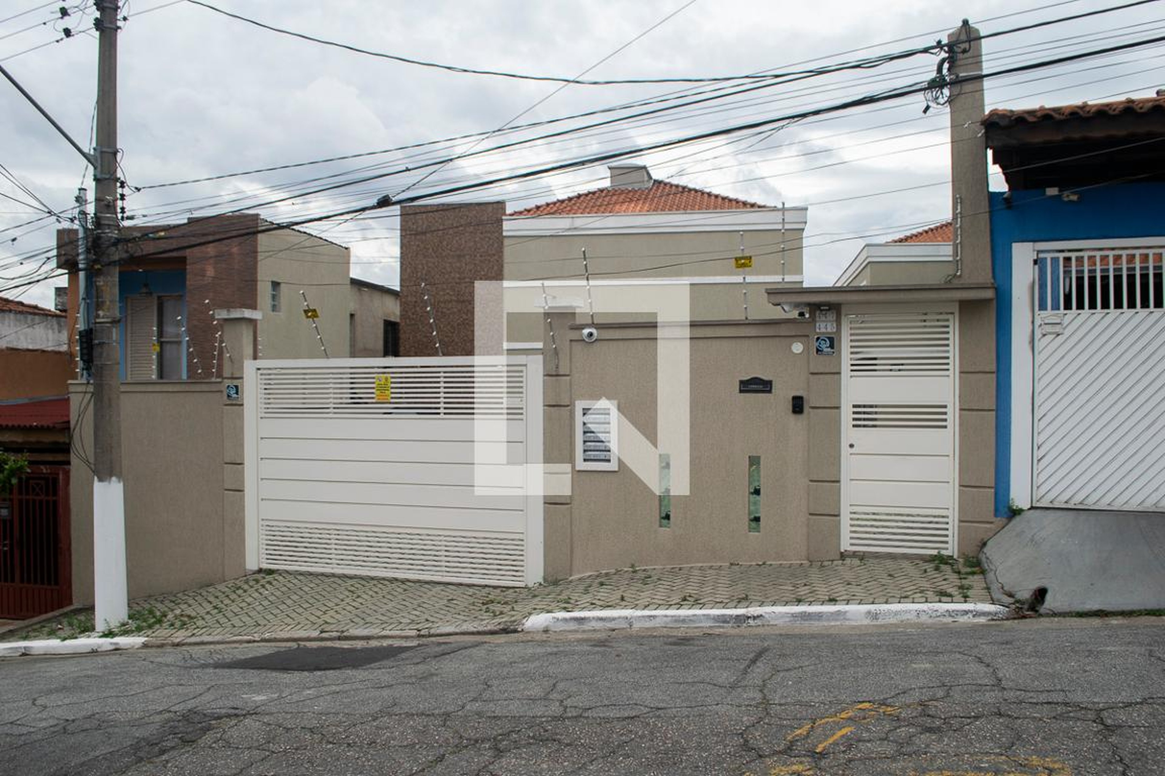 Fachada Condomínio em Rua Coronel Gonzaga de Carvalho, 447