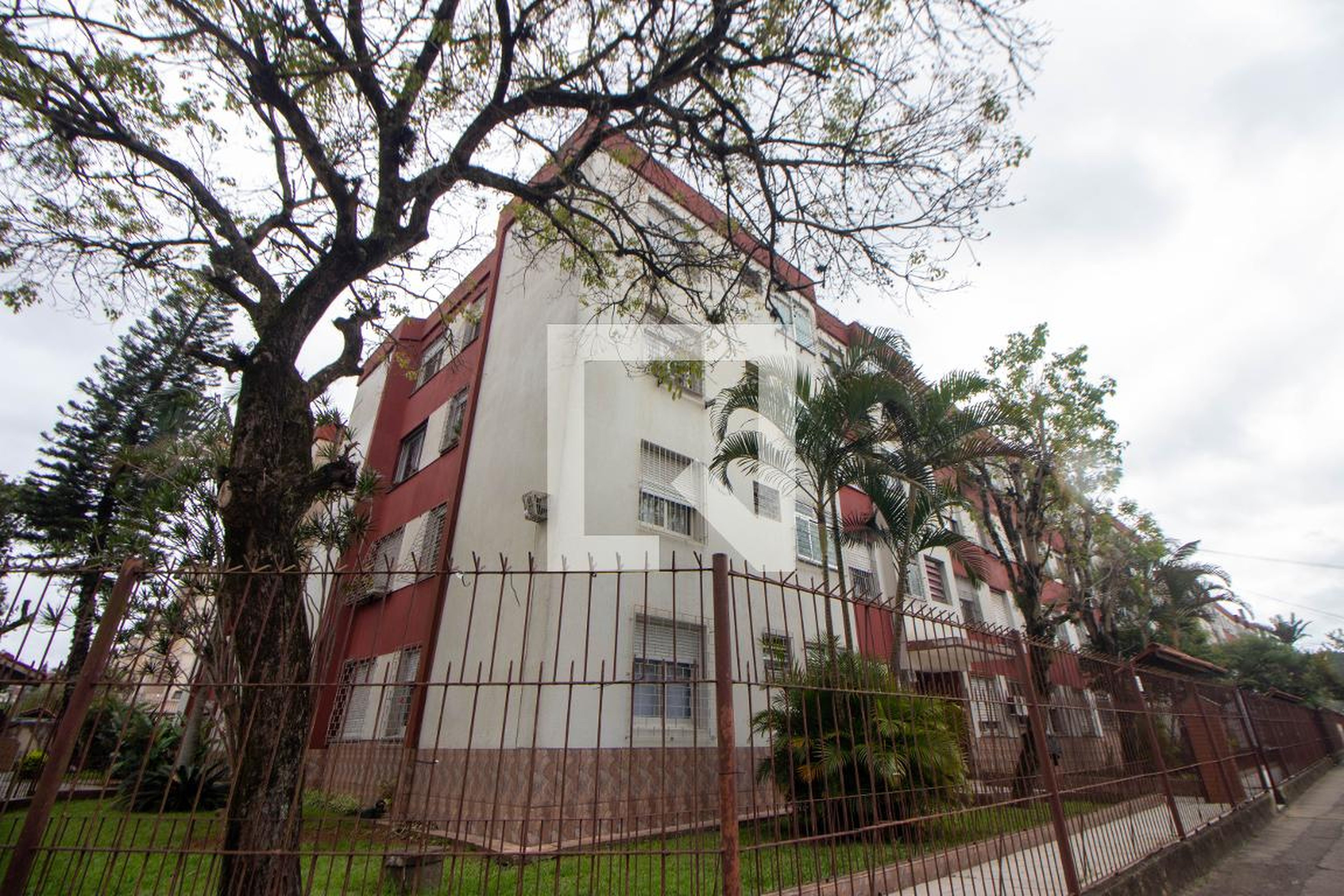 Fachada Condomínio em Rua Doutor Romaguera da Cunha Correa, 41