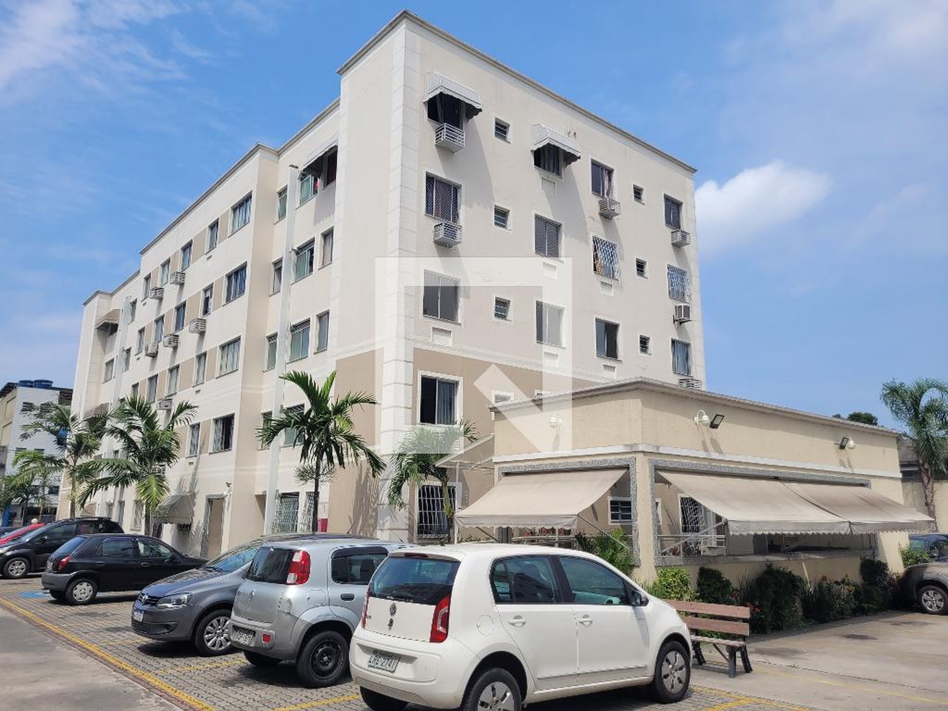 Fachada Condomínio Retiro dos Pinheiros